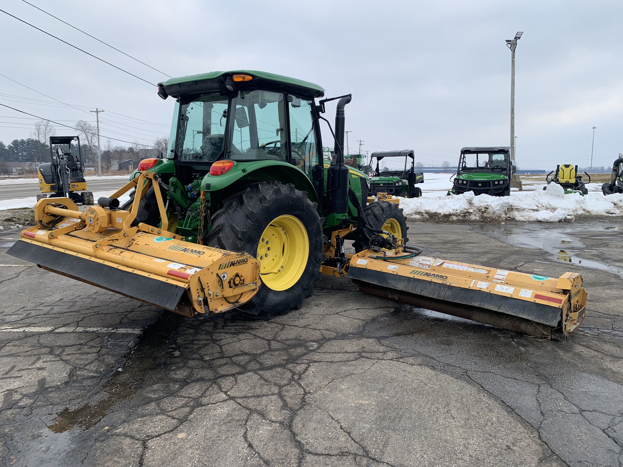 2018 John Deere 5115M Image 4