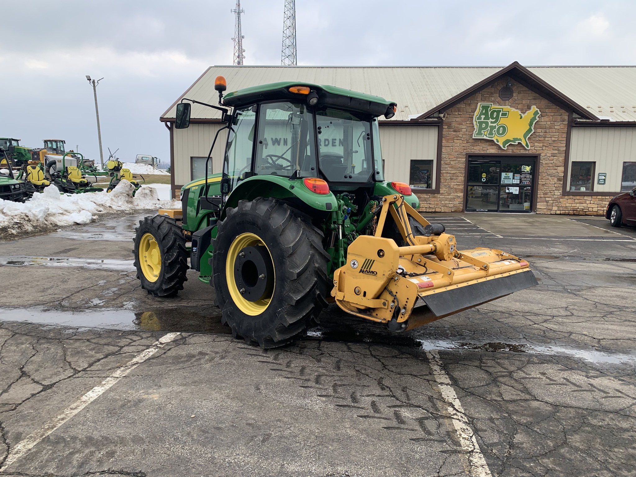 2018 John Deere 5115M Image 6