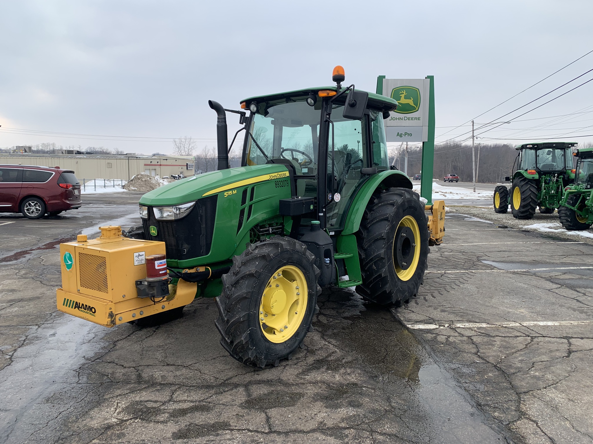 2018 John Deere 5115M Image 8