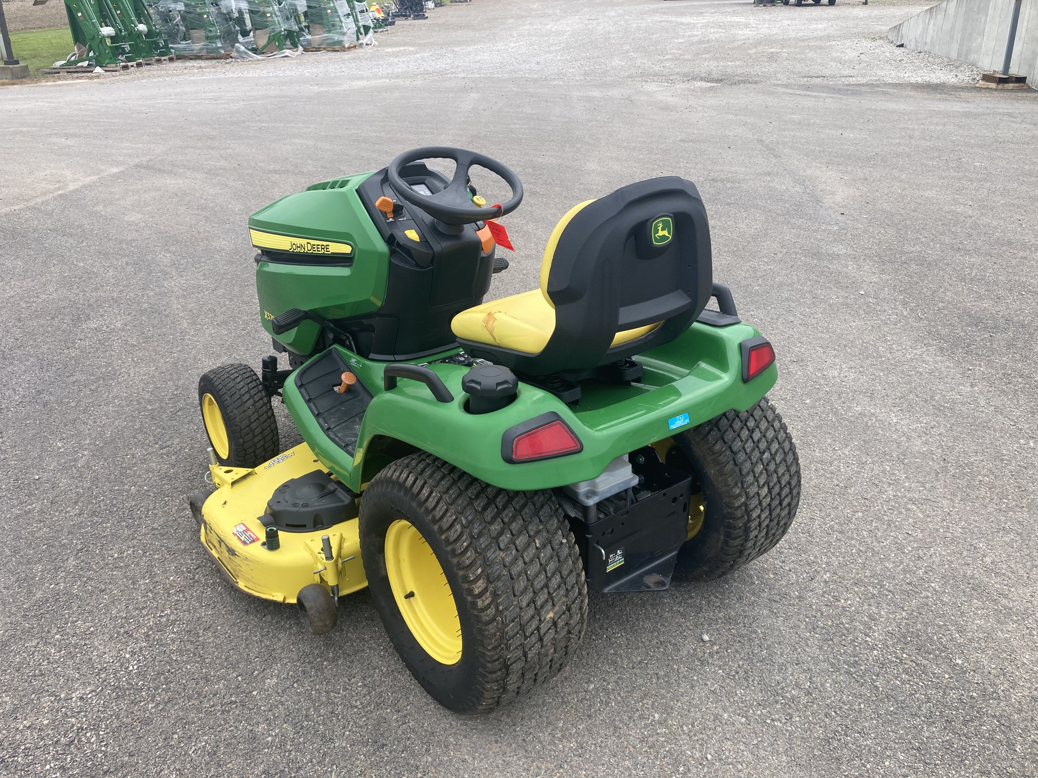 2017 John Deere X570 Image 5