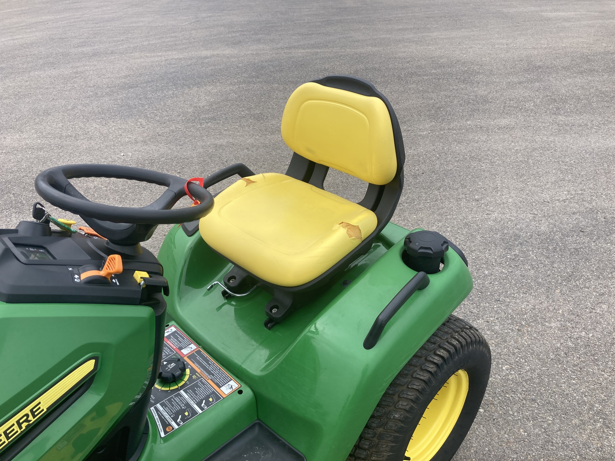2017 John Deere X570 Image 3