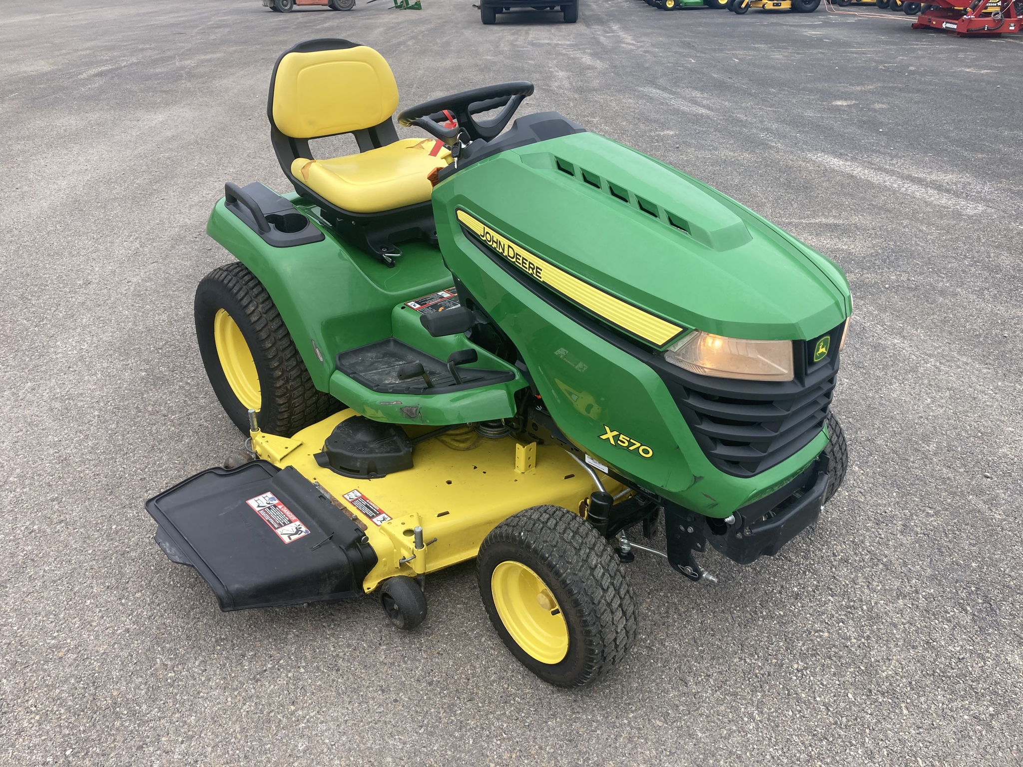 2017 John Deere X570 Image 8