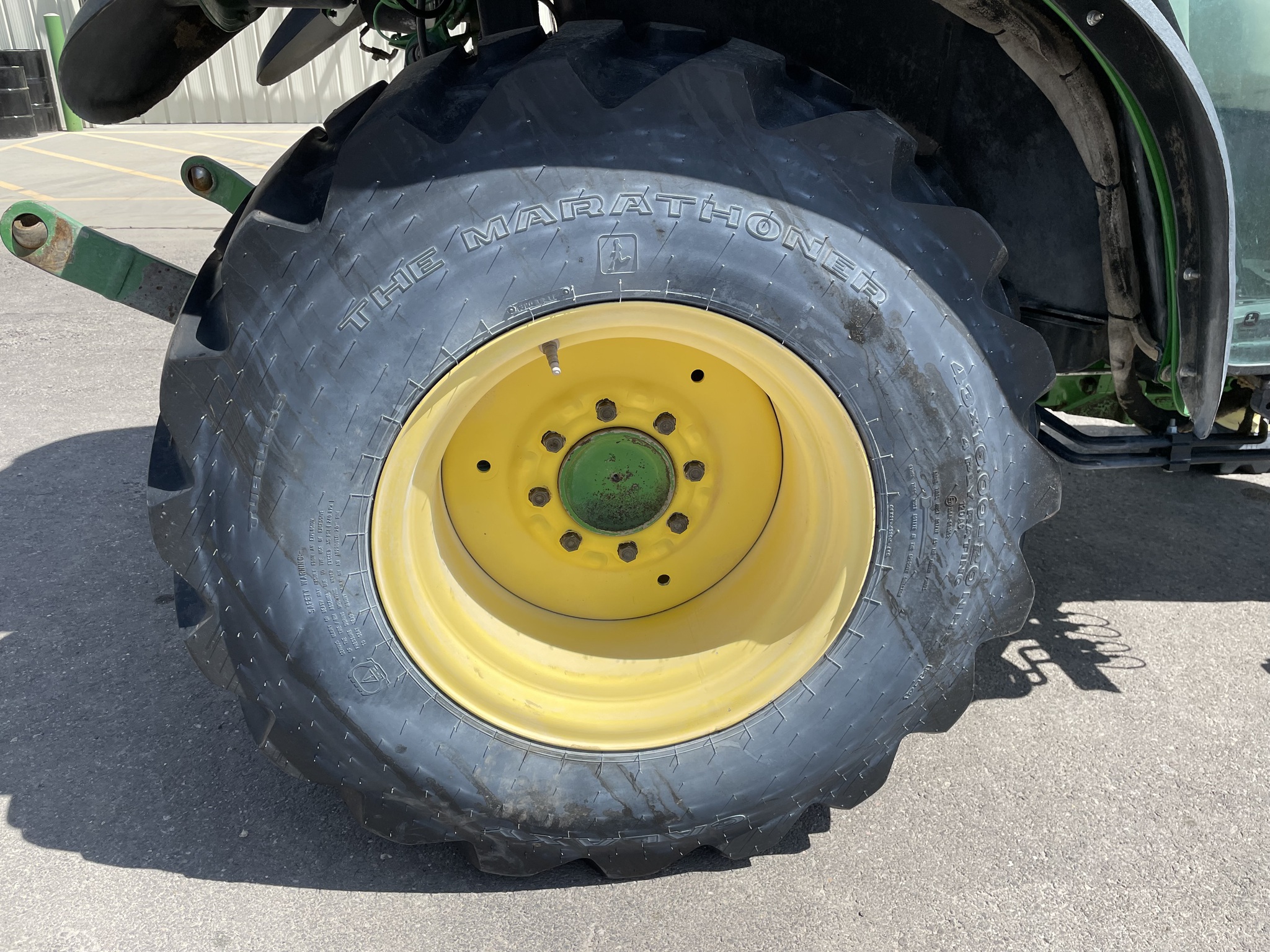 2022 John Deere 3046R Image 9