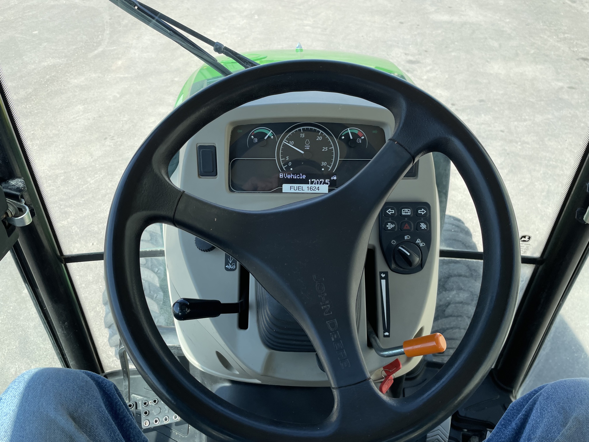 2022 John Deere 3046R Image 23