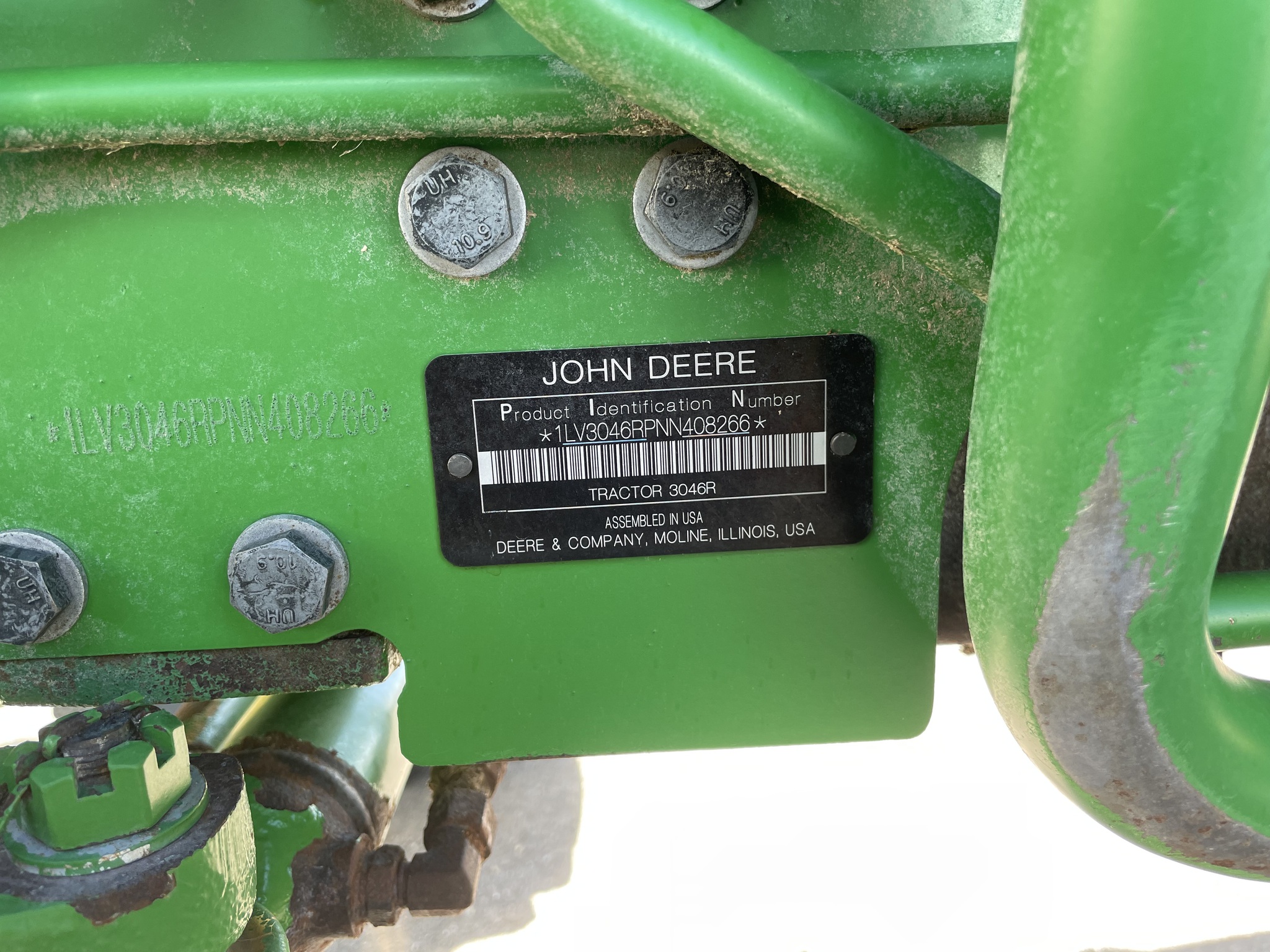 2022 John Deere 3046R Image 29