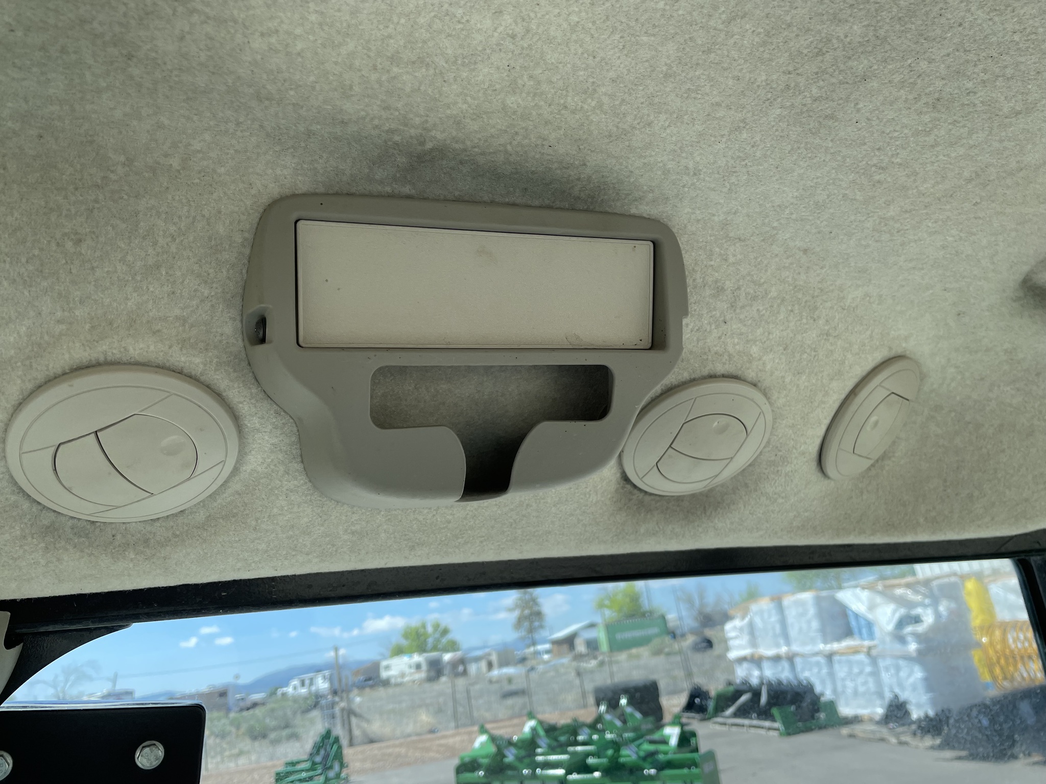 2022 John Deere 3046R Image 27