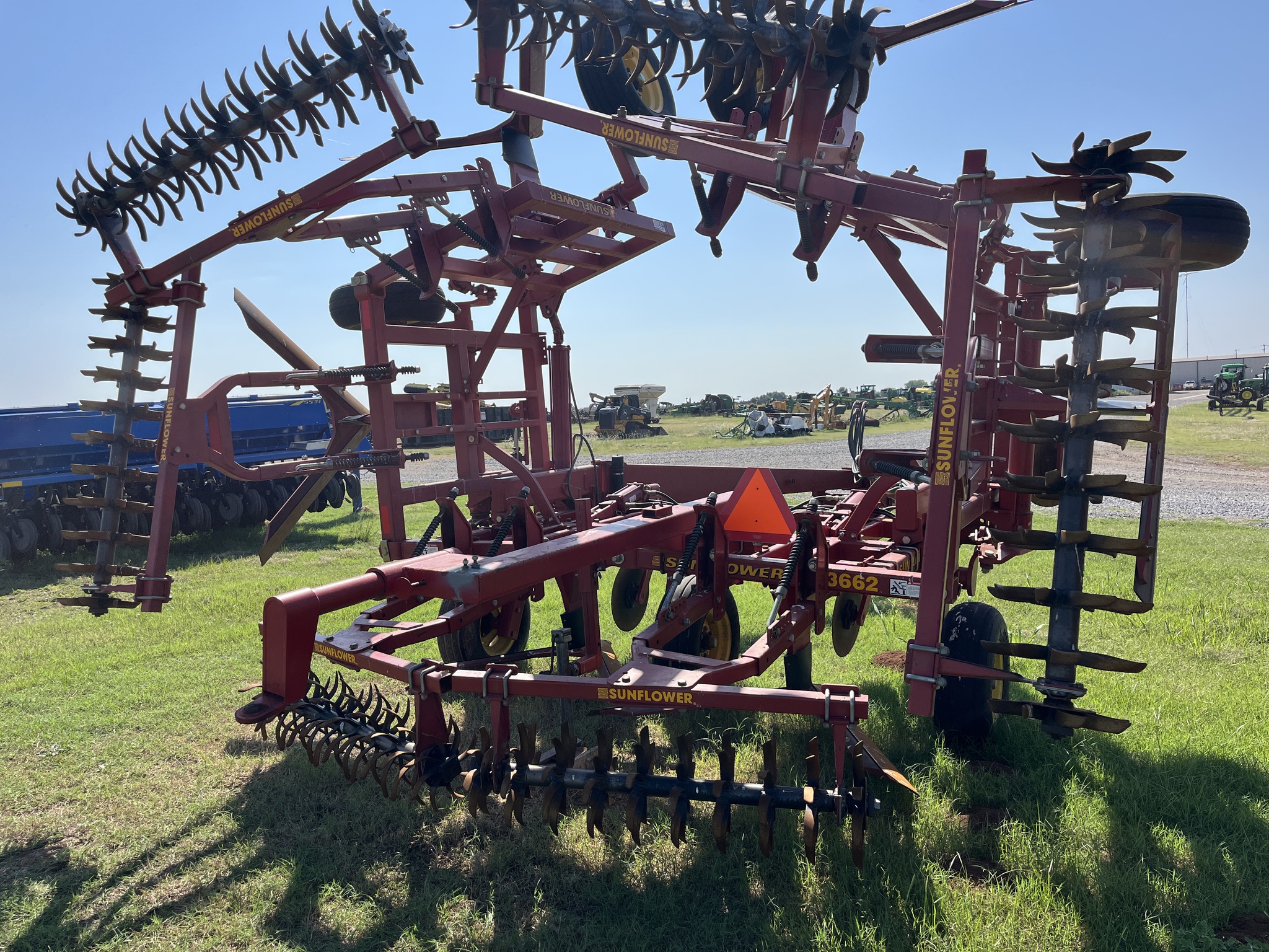 2001 Sunflower 3662-30 Image 8