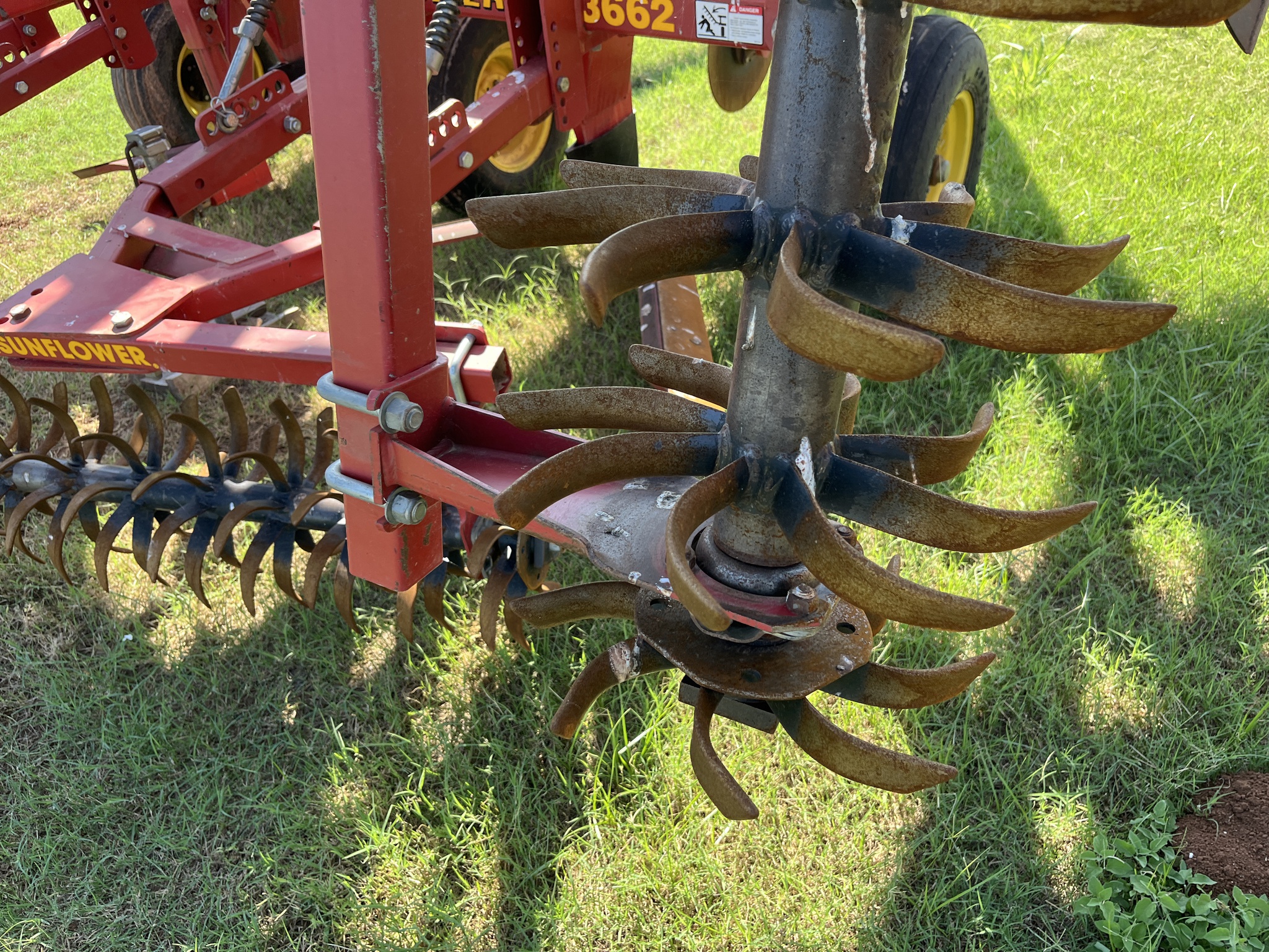 2001 Sunflower 3662-30 Image 15