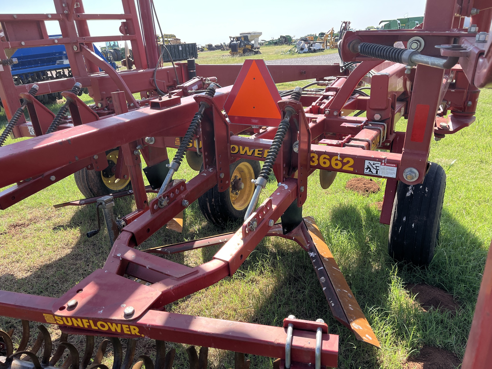 2001 Sunflower 3662-30 Image 9