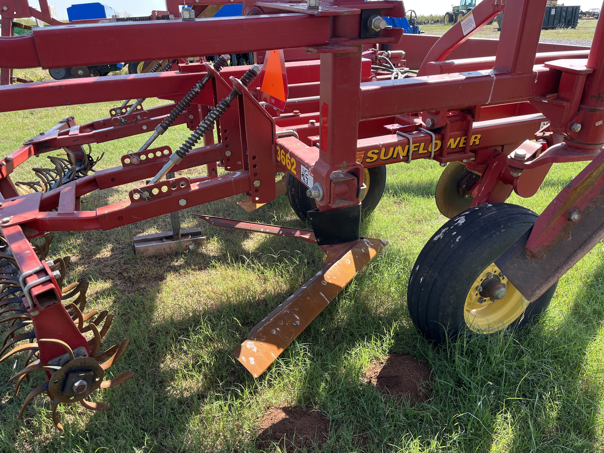 2001 Sunflower 3662-30 Image 11