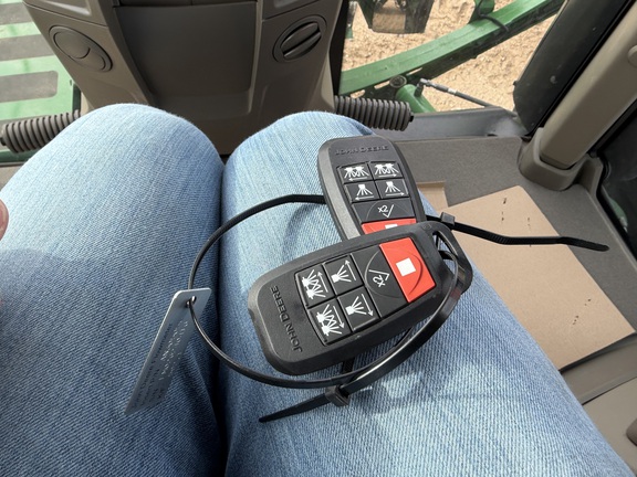 2024 John Deere 616R - Photo48