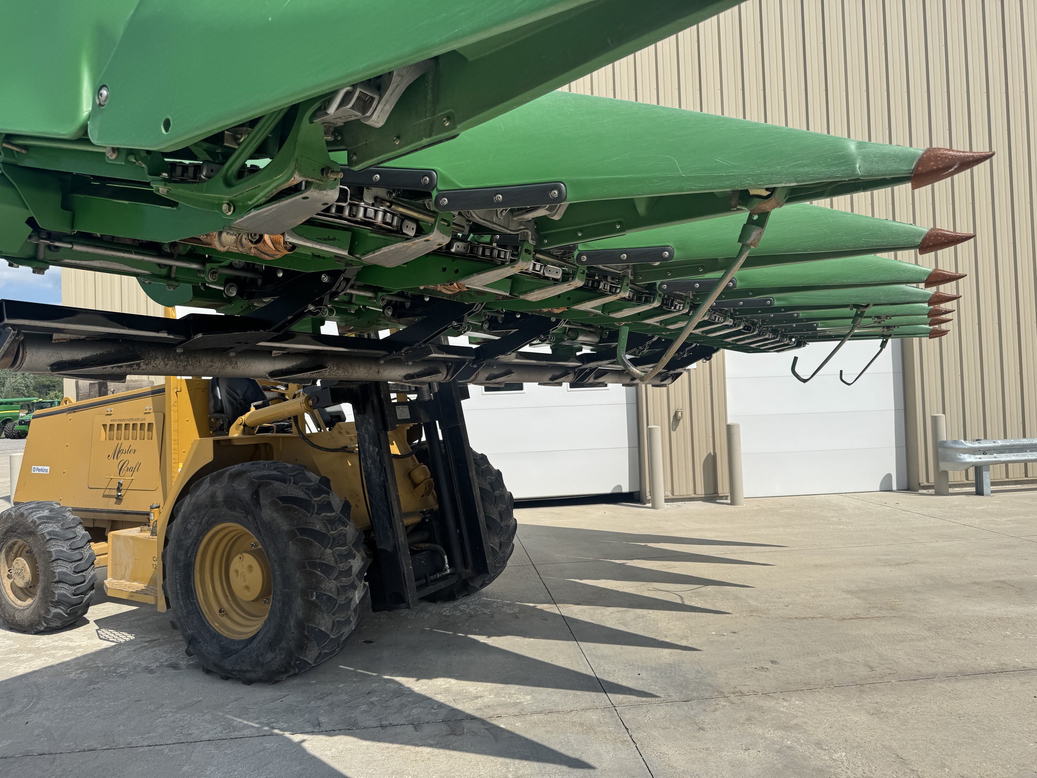 2010 John Deere 608C Image 23