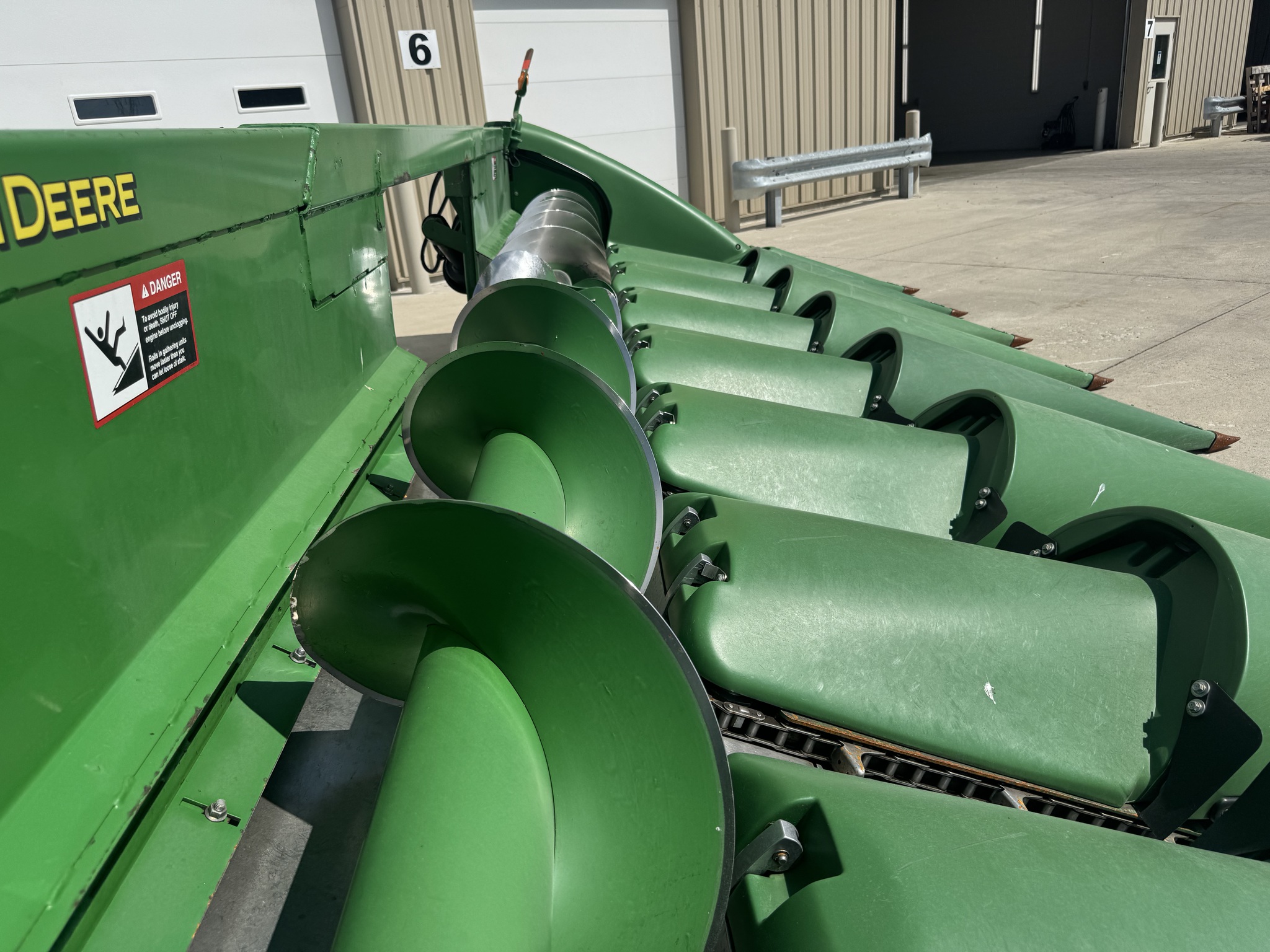2010 John Deere 608C Image 4
