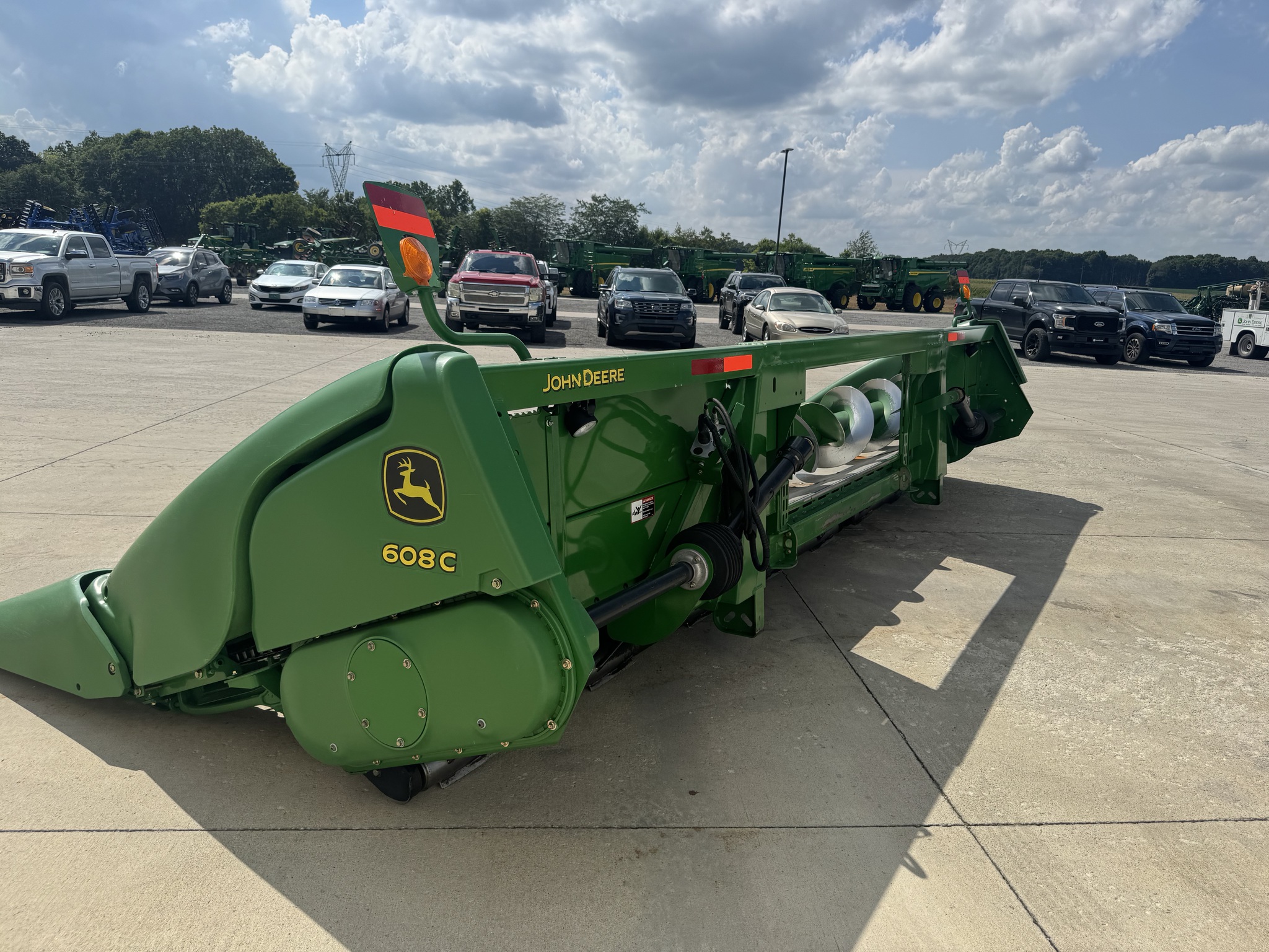 2010 John Deere 608C Image 6
