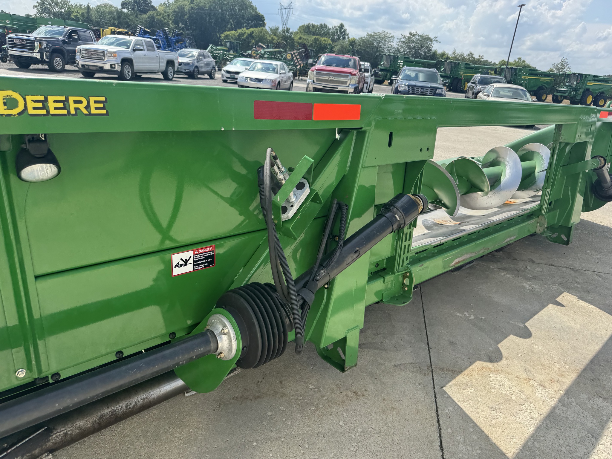 2010 John Deere 608C Image 7