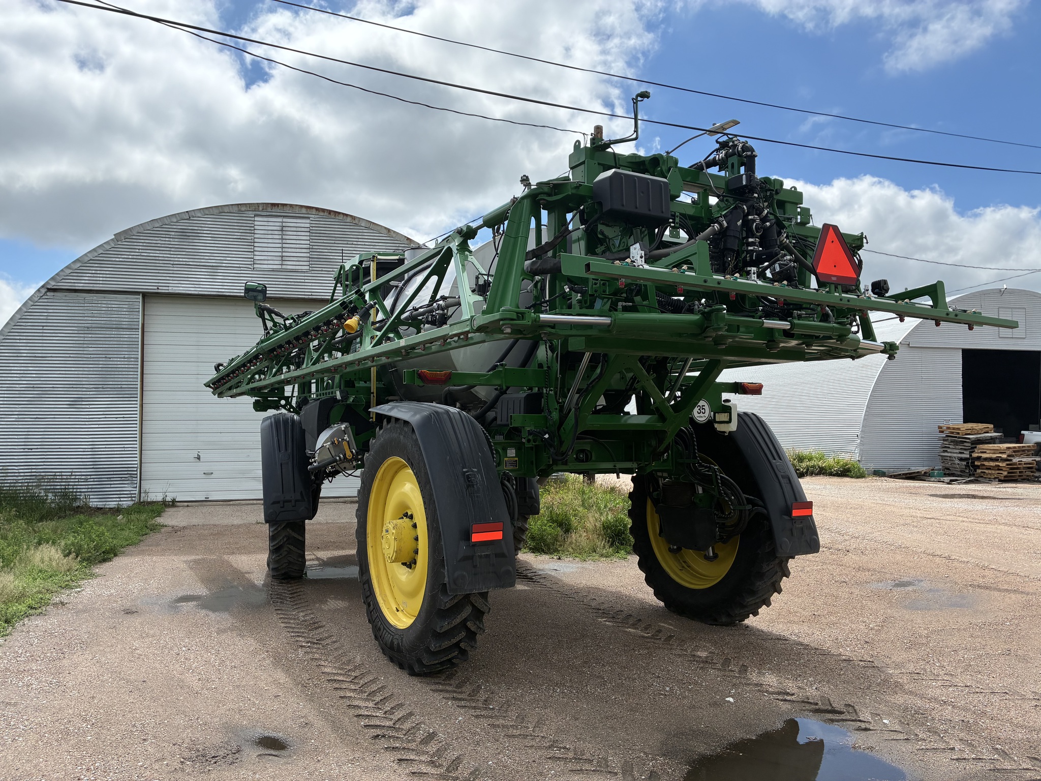 2025 John Deere 616R Image 9