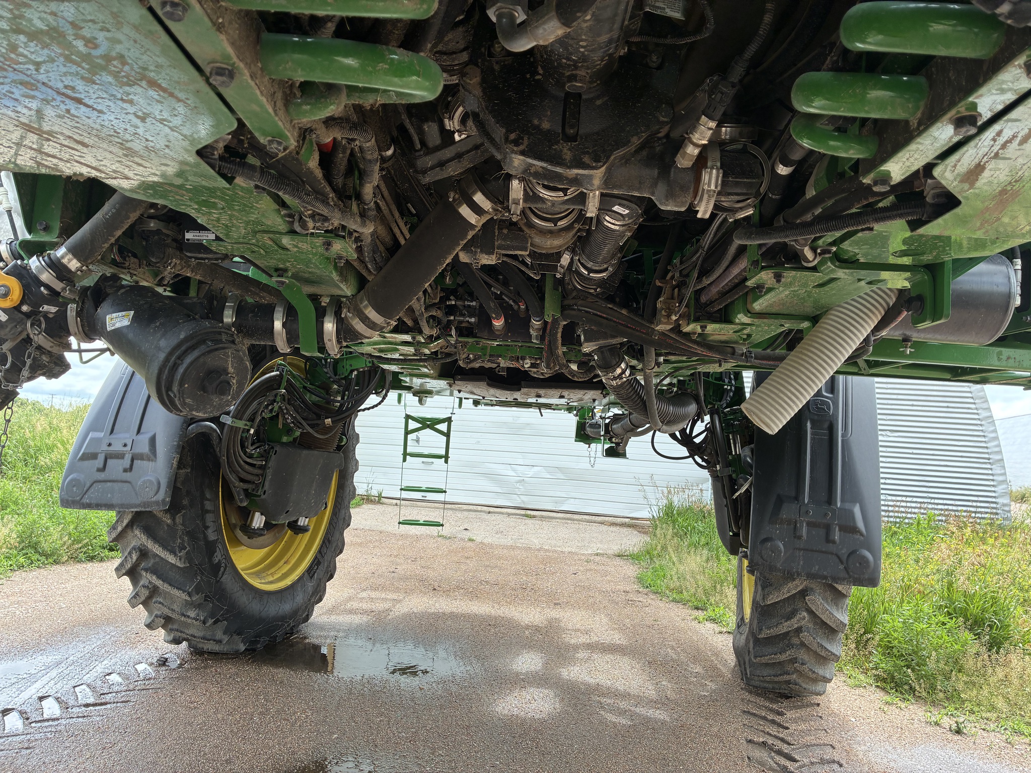 2025 John Deere 616R Image 10