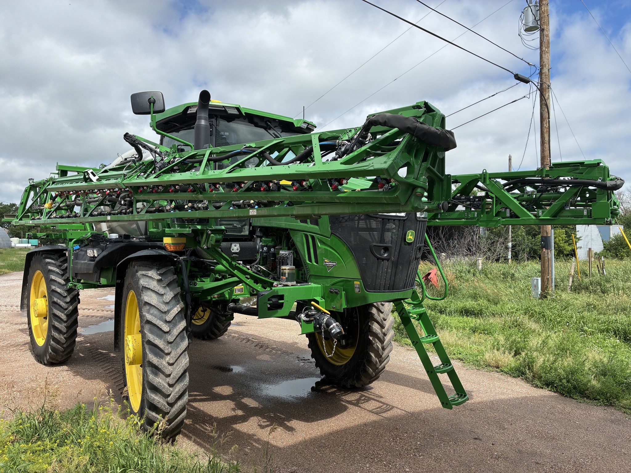 2025 John Deere 616R Image 3