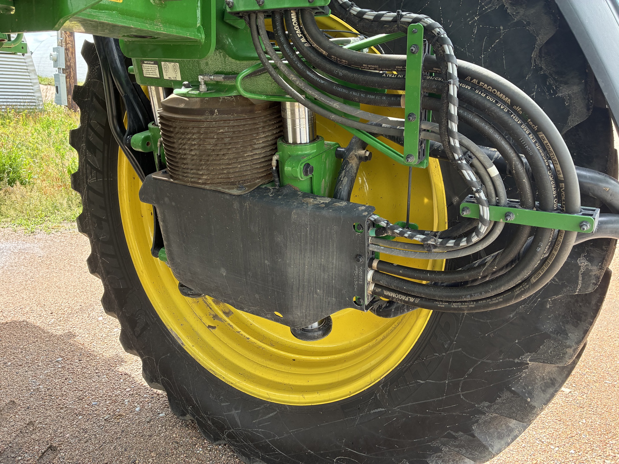 2025 John Deere 616R Image 5