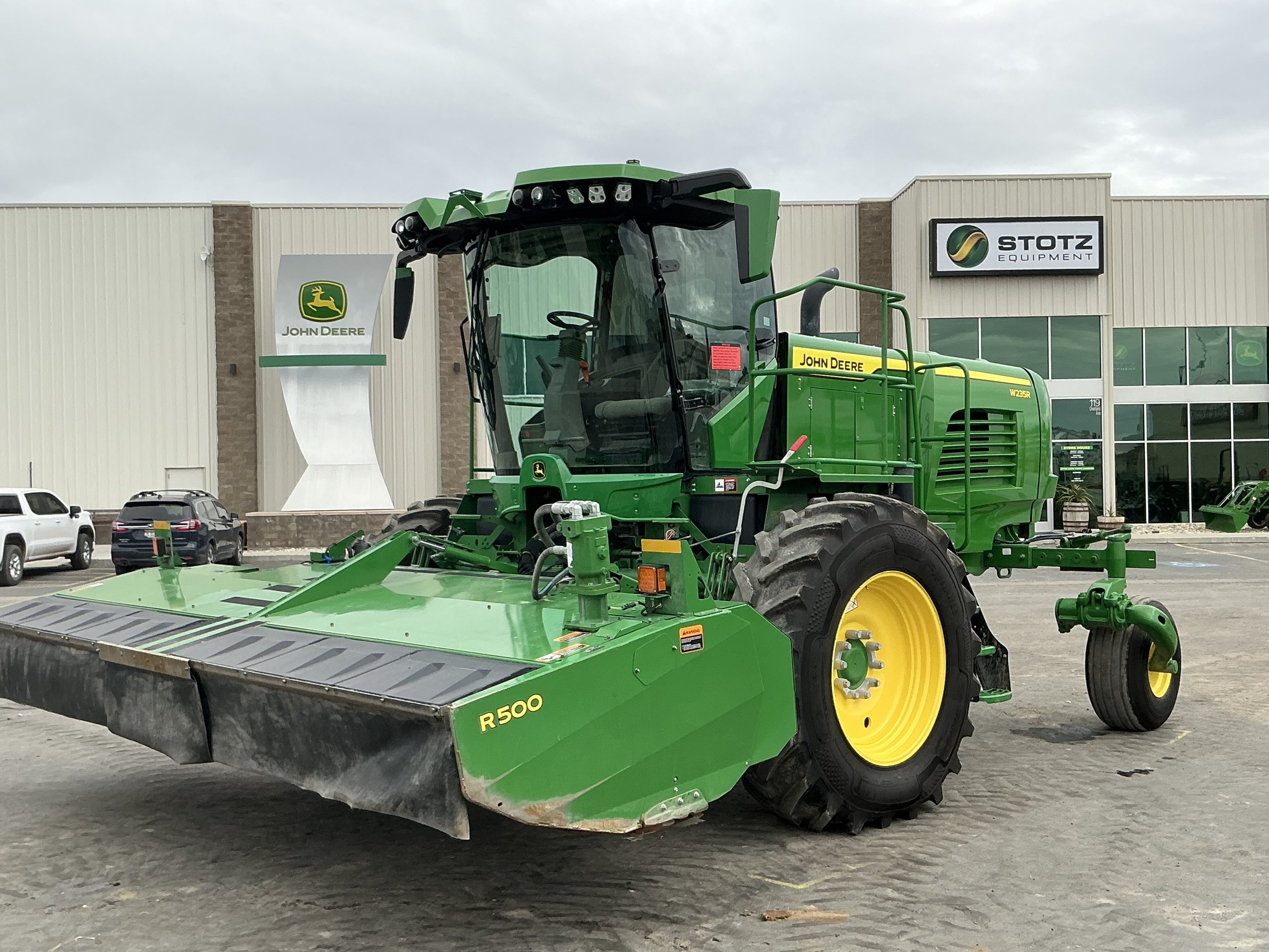2023 John Deere W235R Image 1