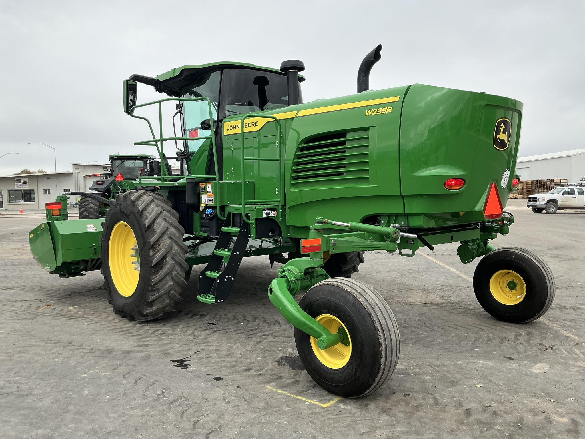 2023 John Deere W235R Image 3