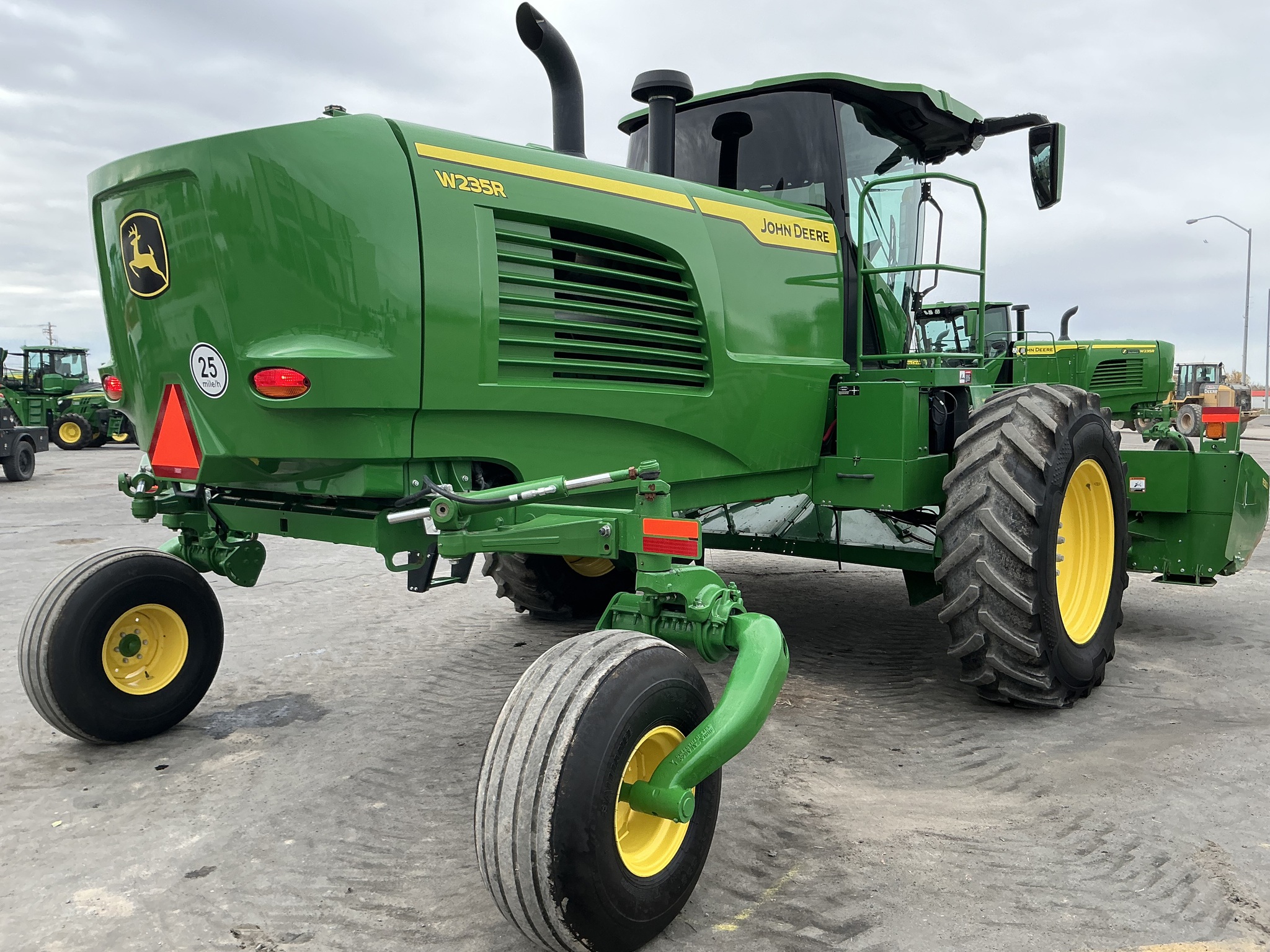 2023 John Deere W235R Image 5