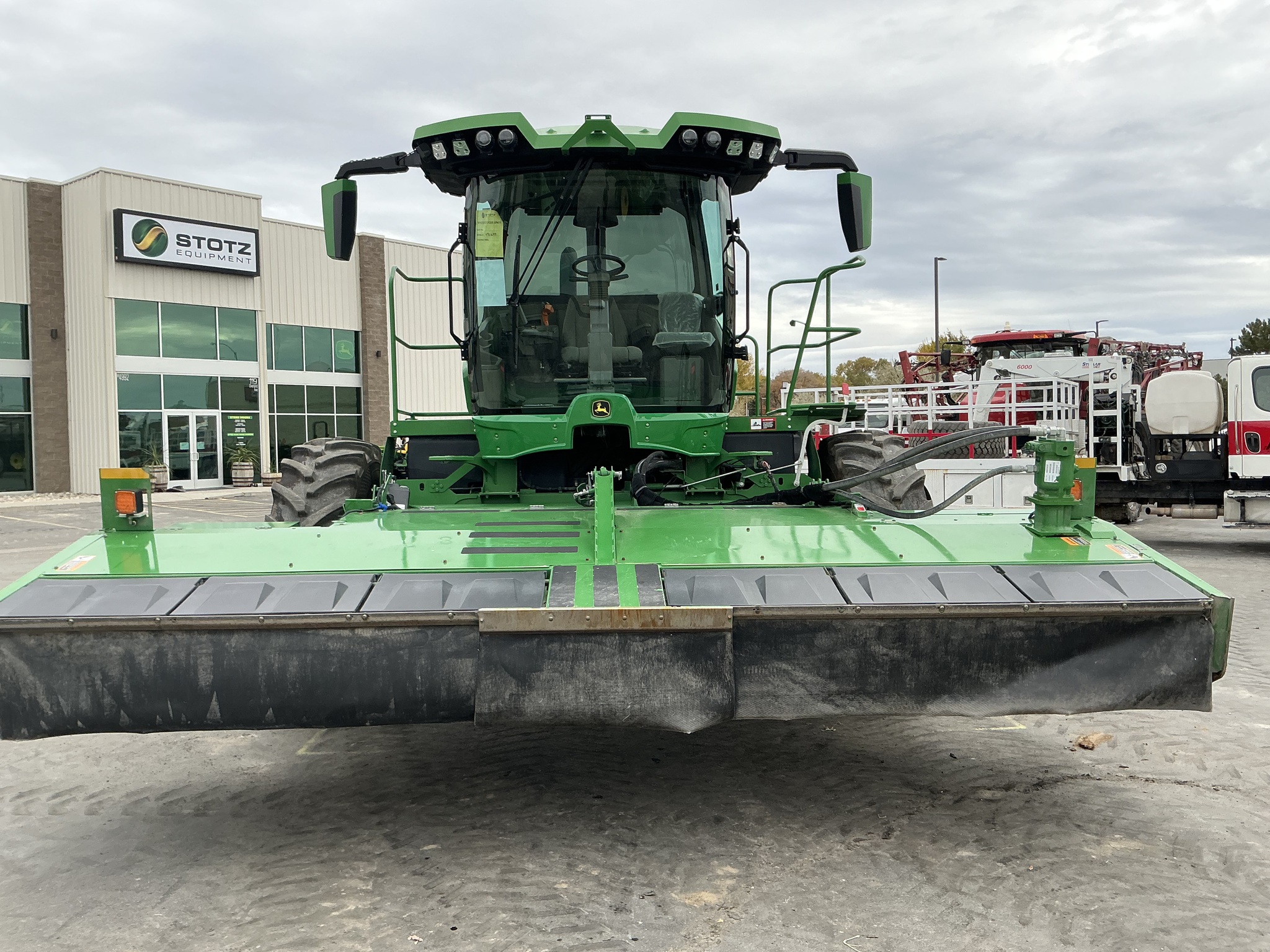 2023 John Deere W235R Image 8