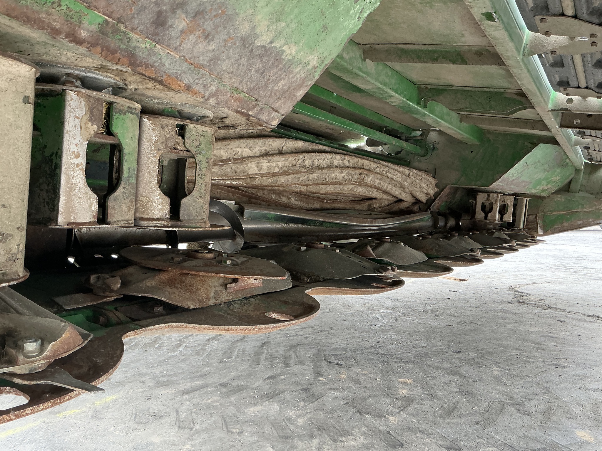 2023 John Deere W235R Image 14