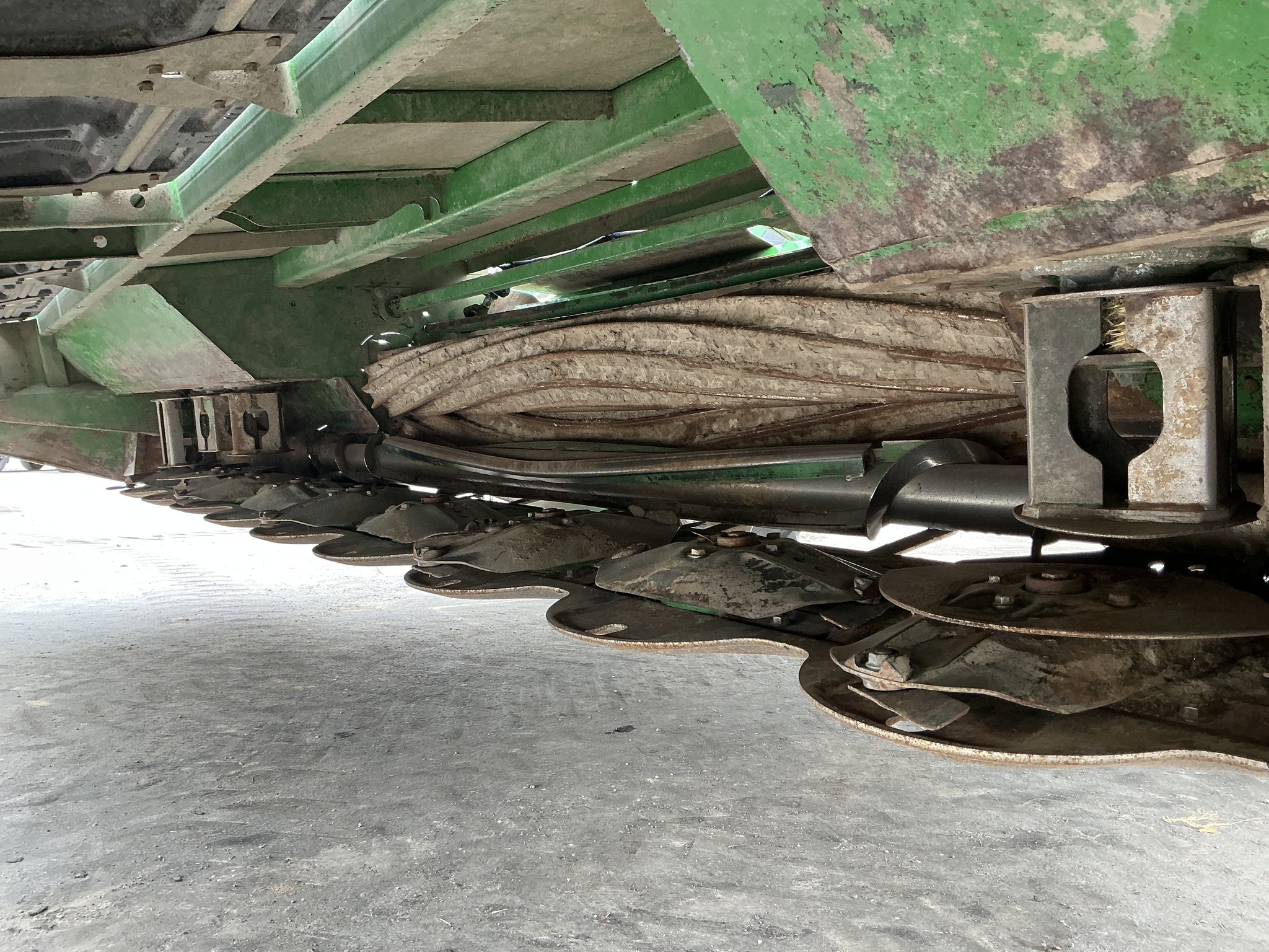 2023 John Deere W235R Image 12