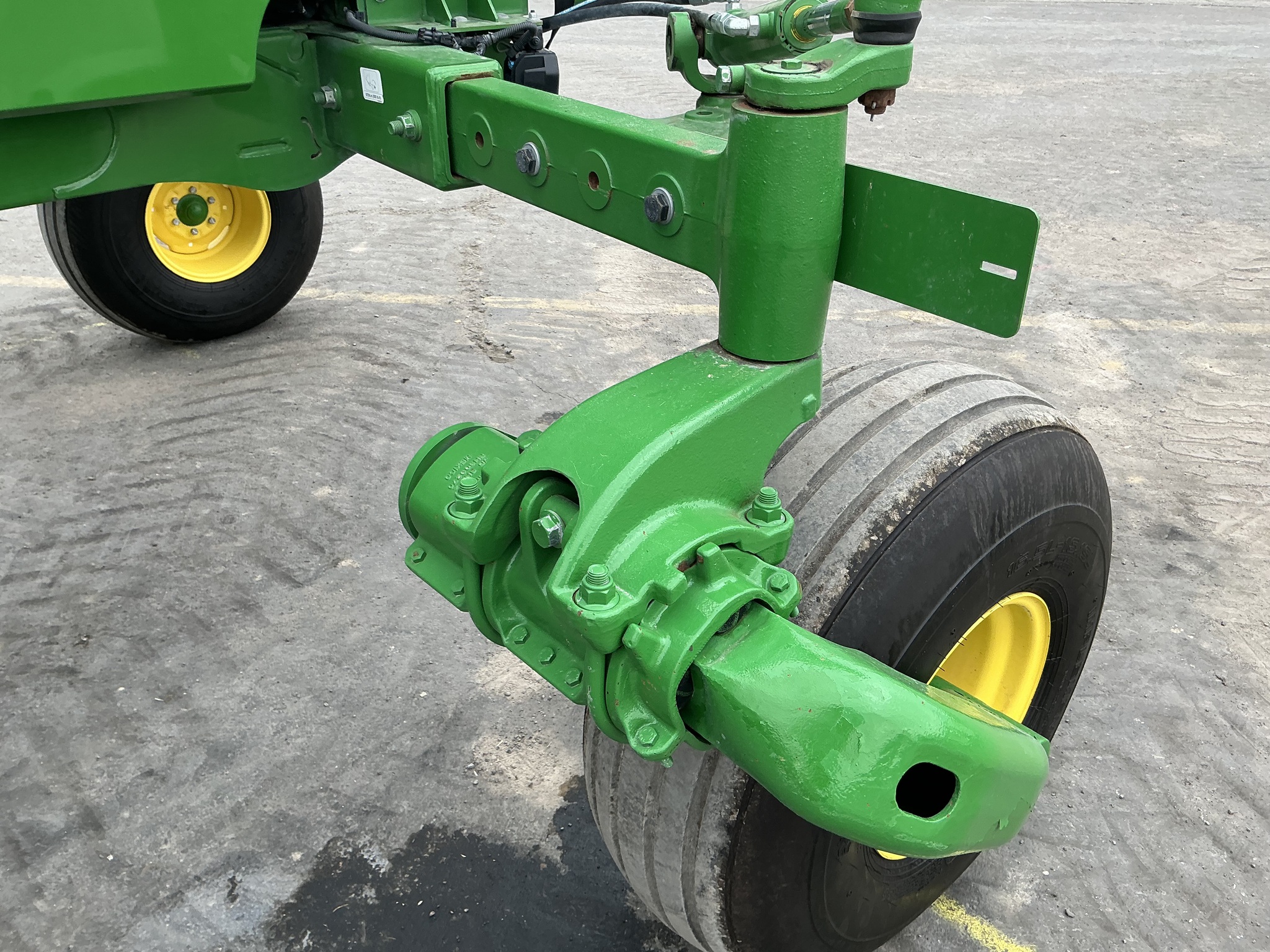 2023 John Deere W235R Image 10