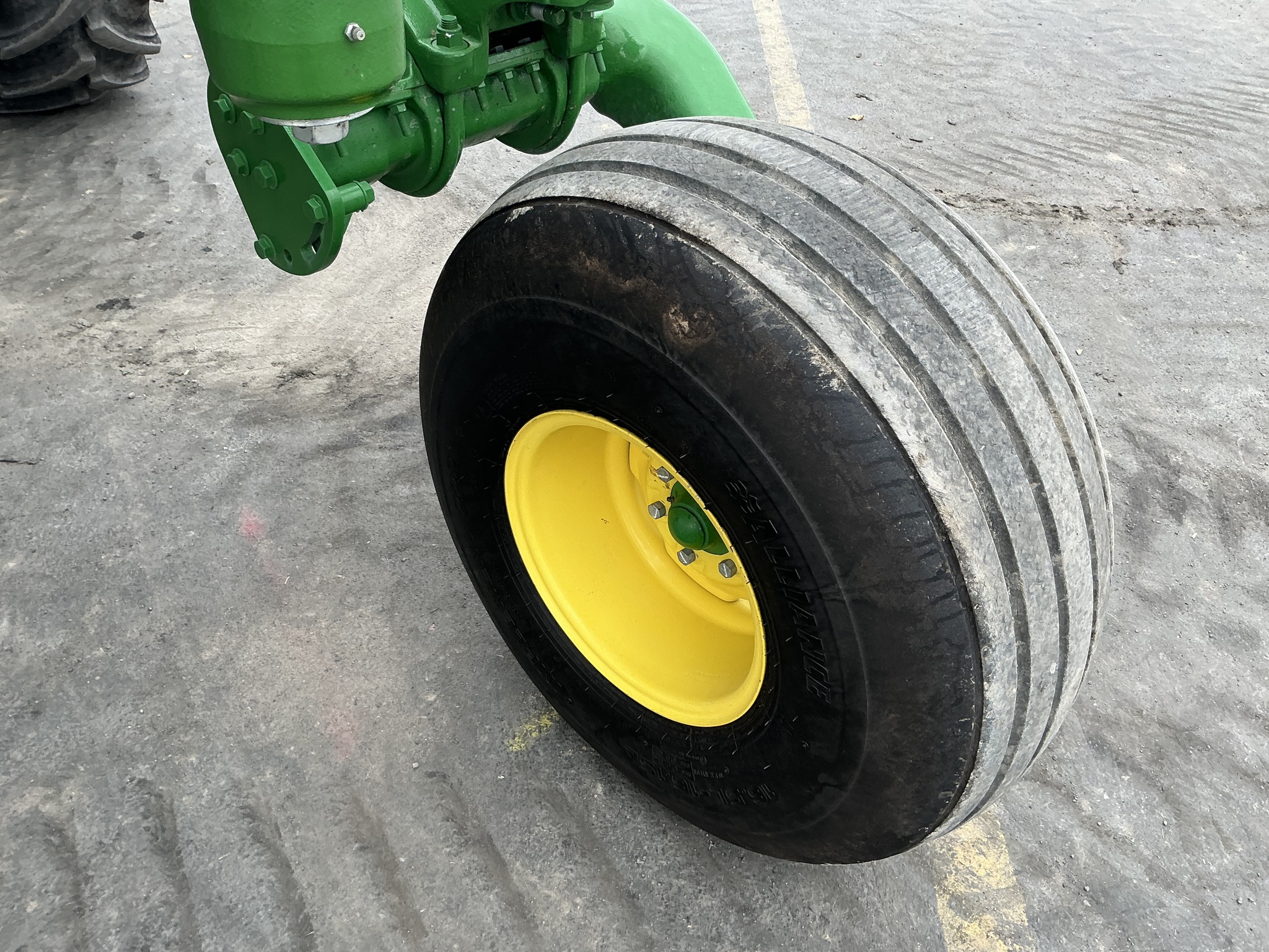 2023 John Deere W235R Image 17