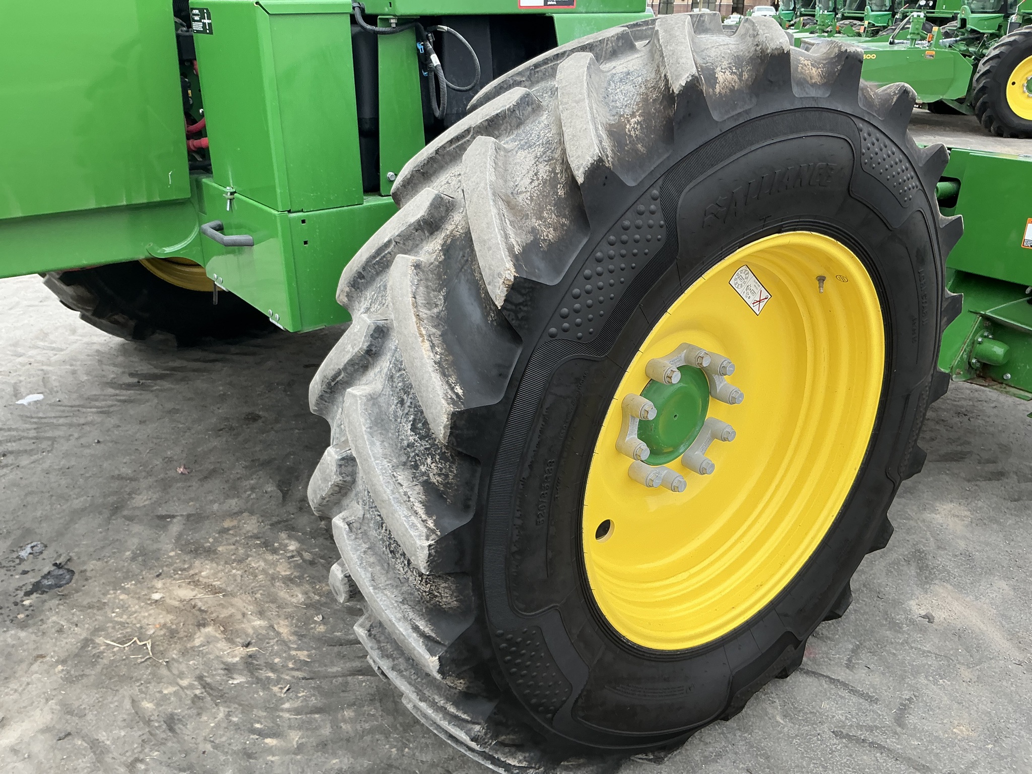 2023 John Deere W235R Image 24