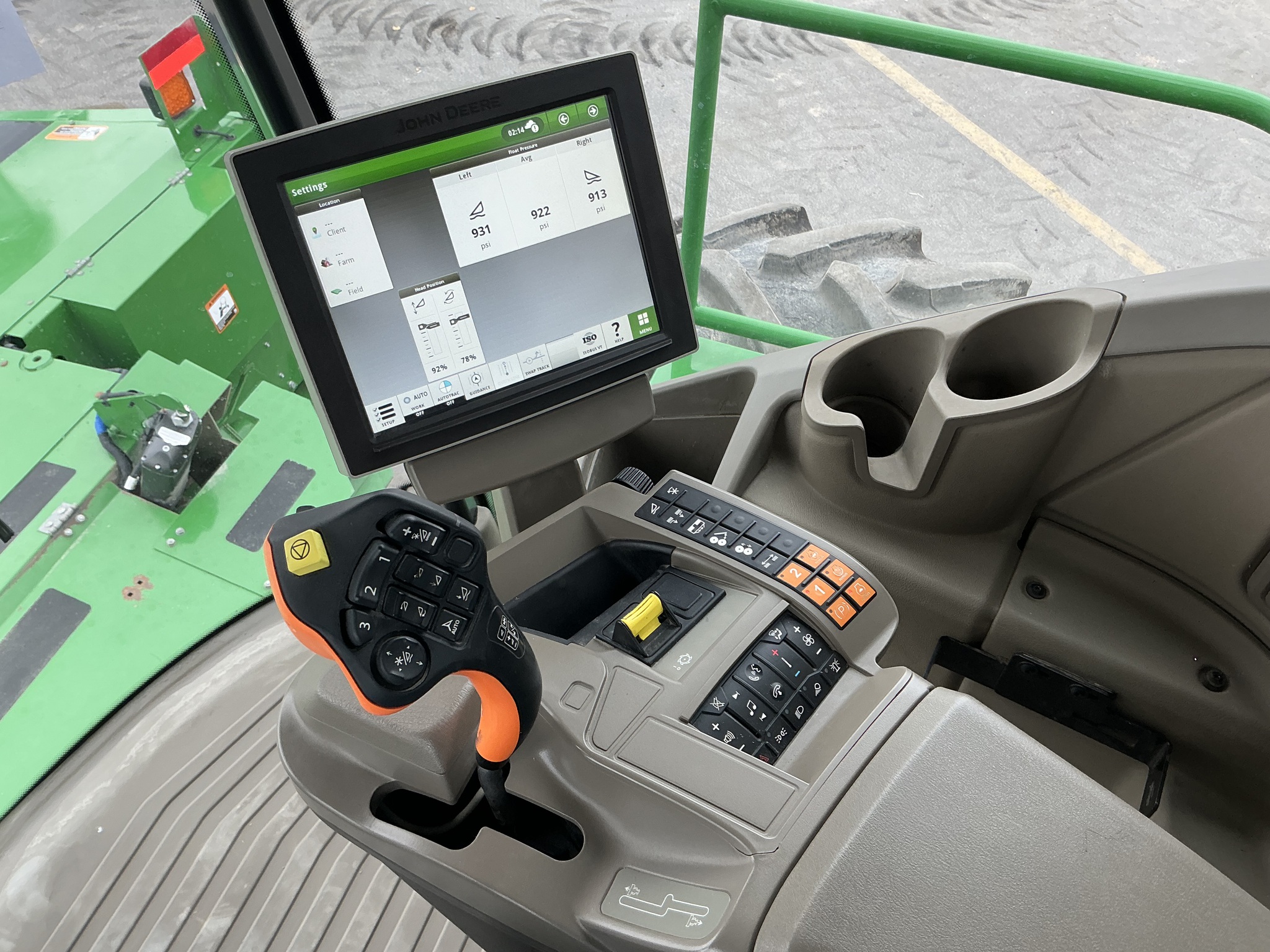 2023 John Deere W235R Image 28