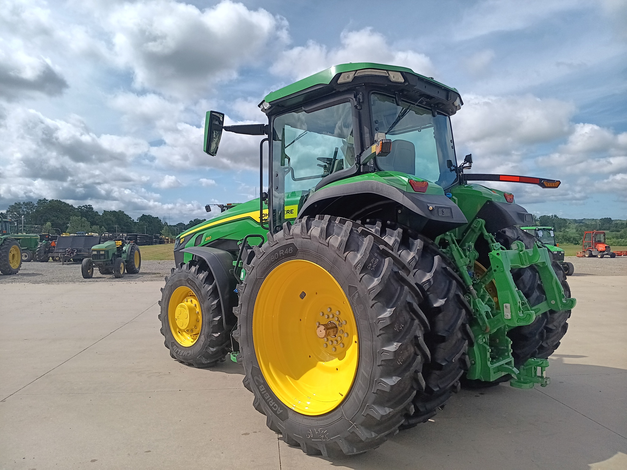 2024 John Deere 8R 250 Image 5