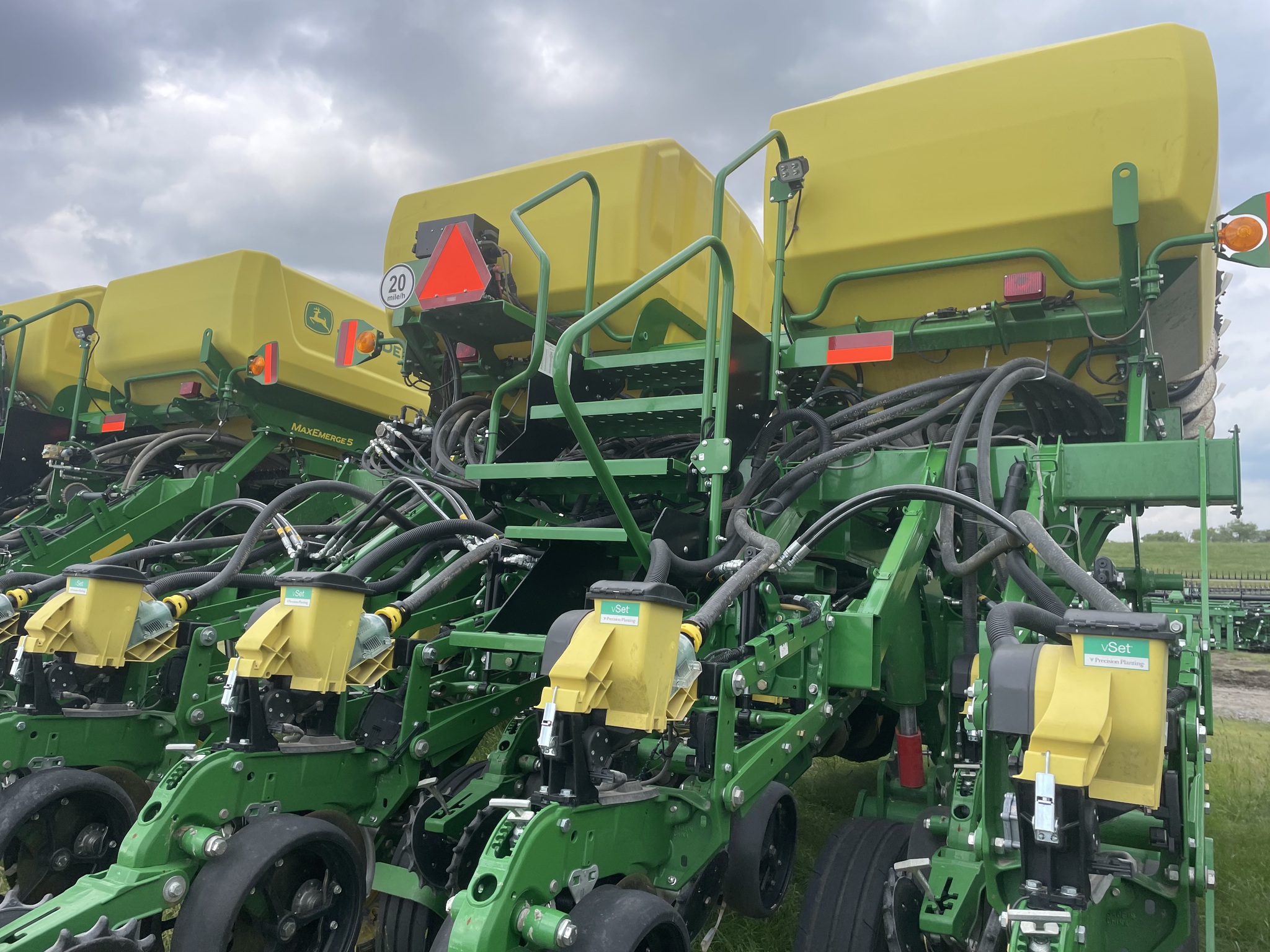 2023 John Deere 1795 Image 7
