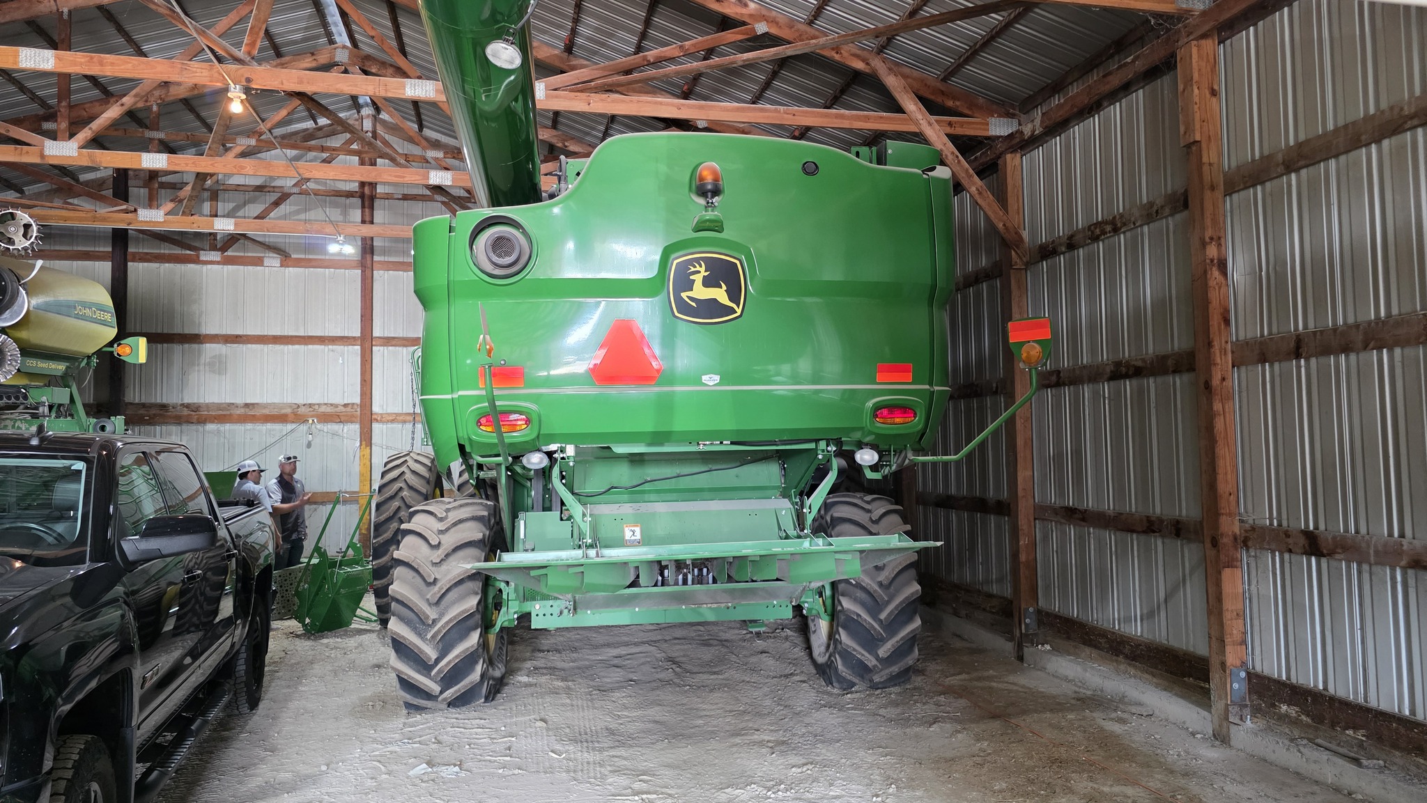 2016 John Deere S670 Image 2