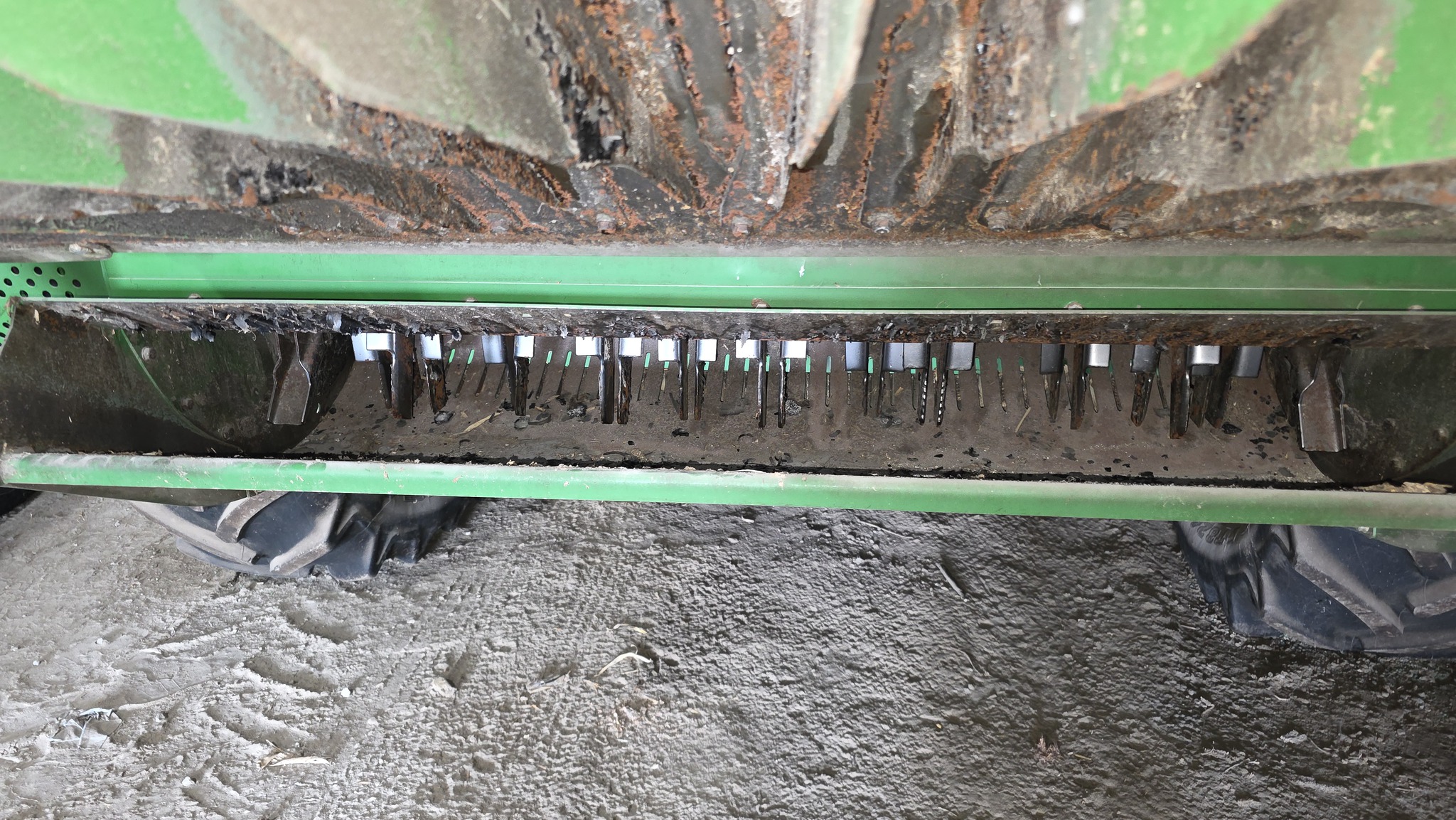 2016 John Deere S670 Image 10