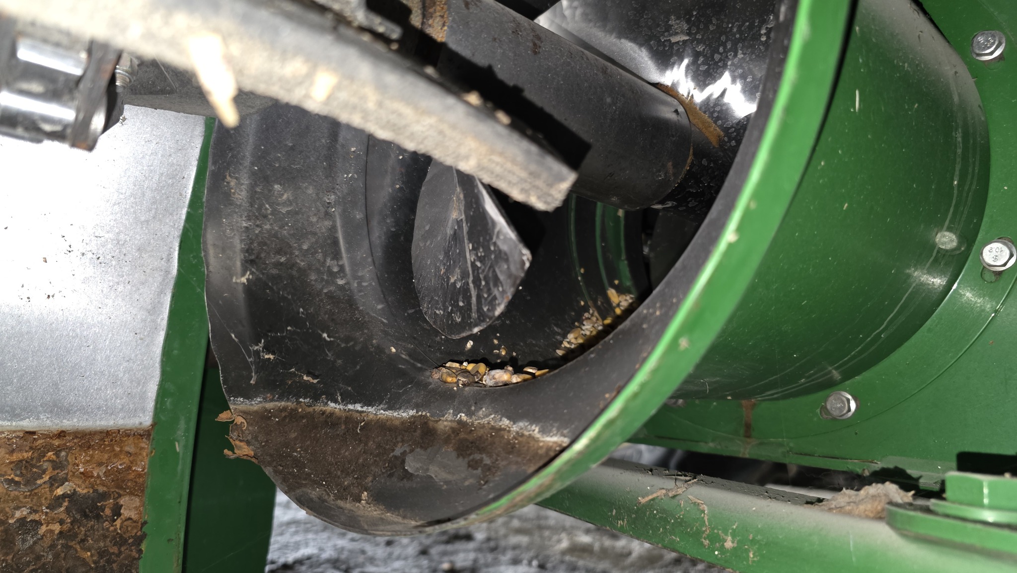 2016 John Deere S670 Image 6