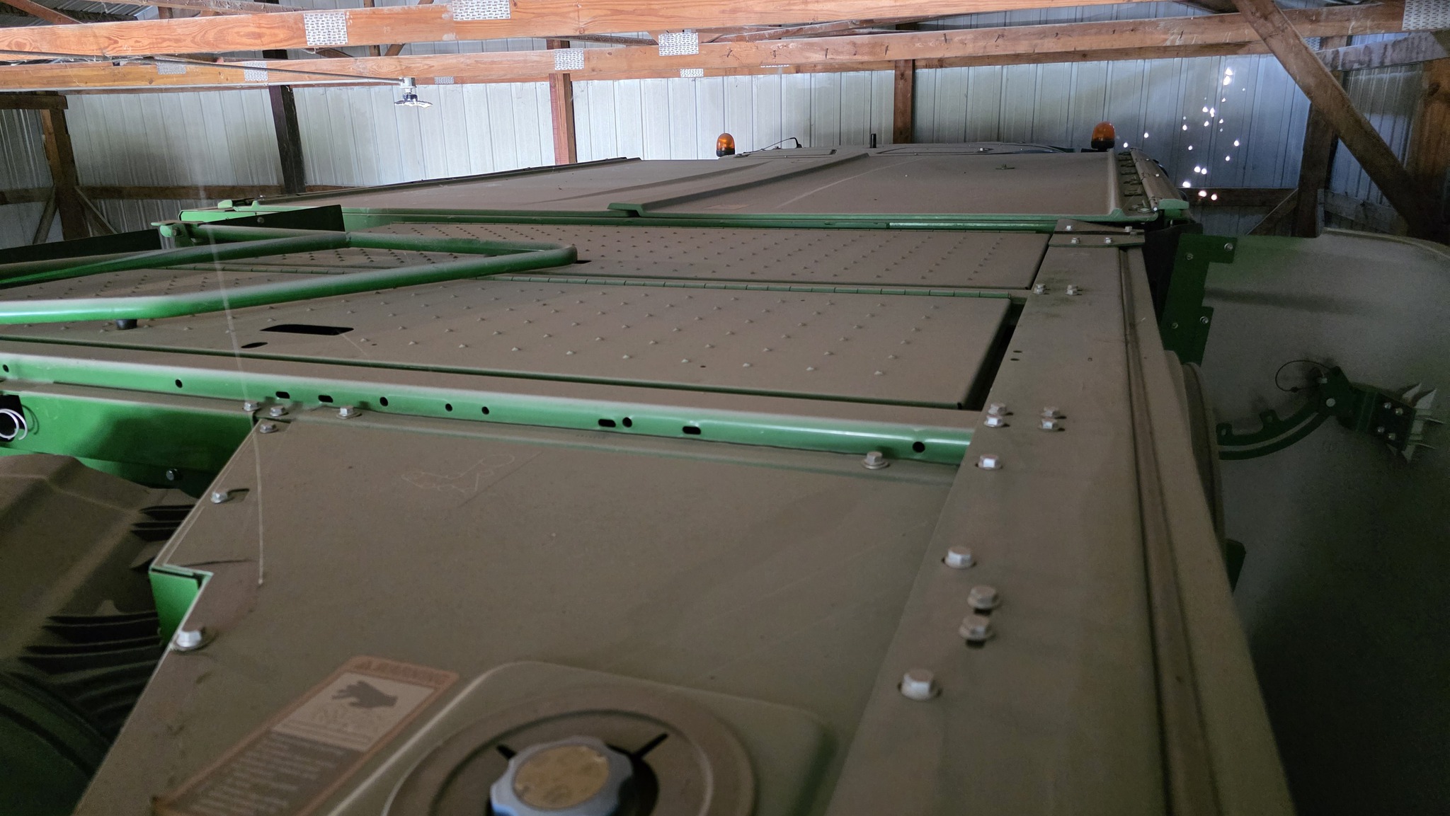 2016 John Deere S670 Image 21