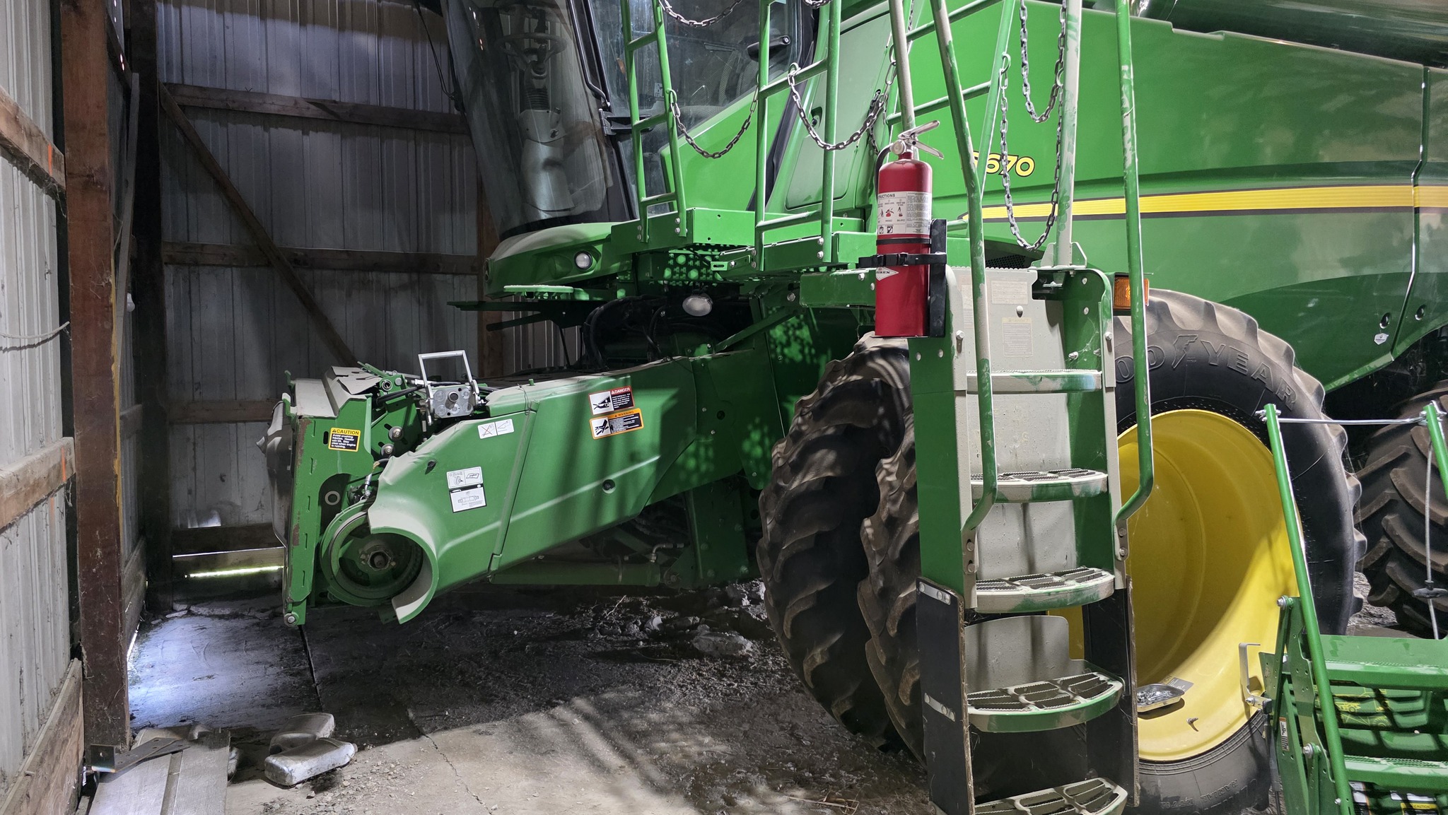 2016 John Deere S670 Image 1