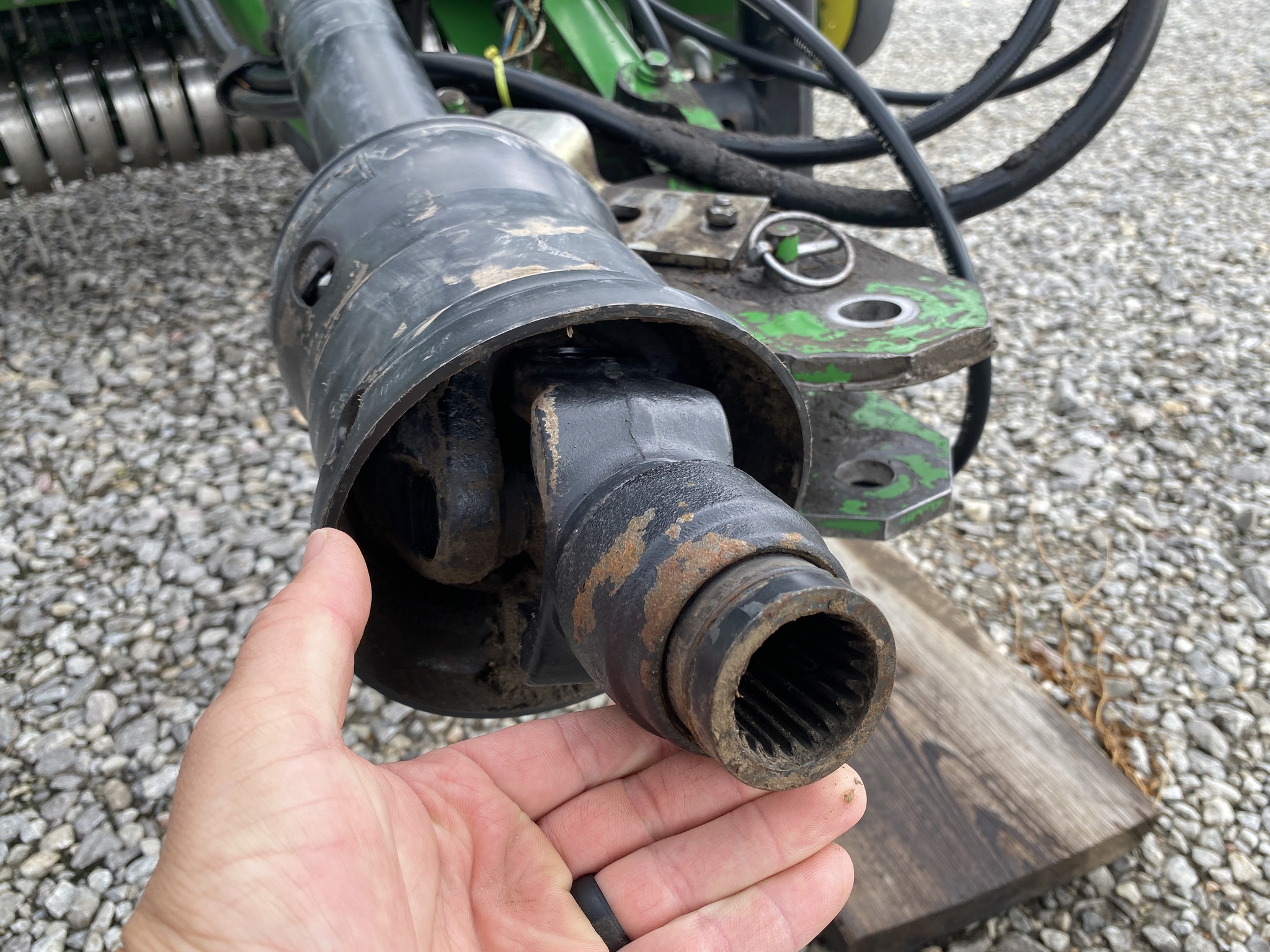 2004 John Deere 567 Image 9