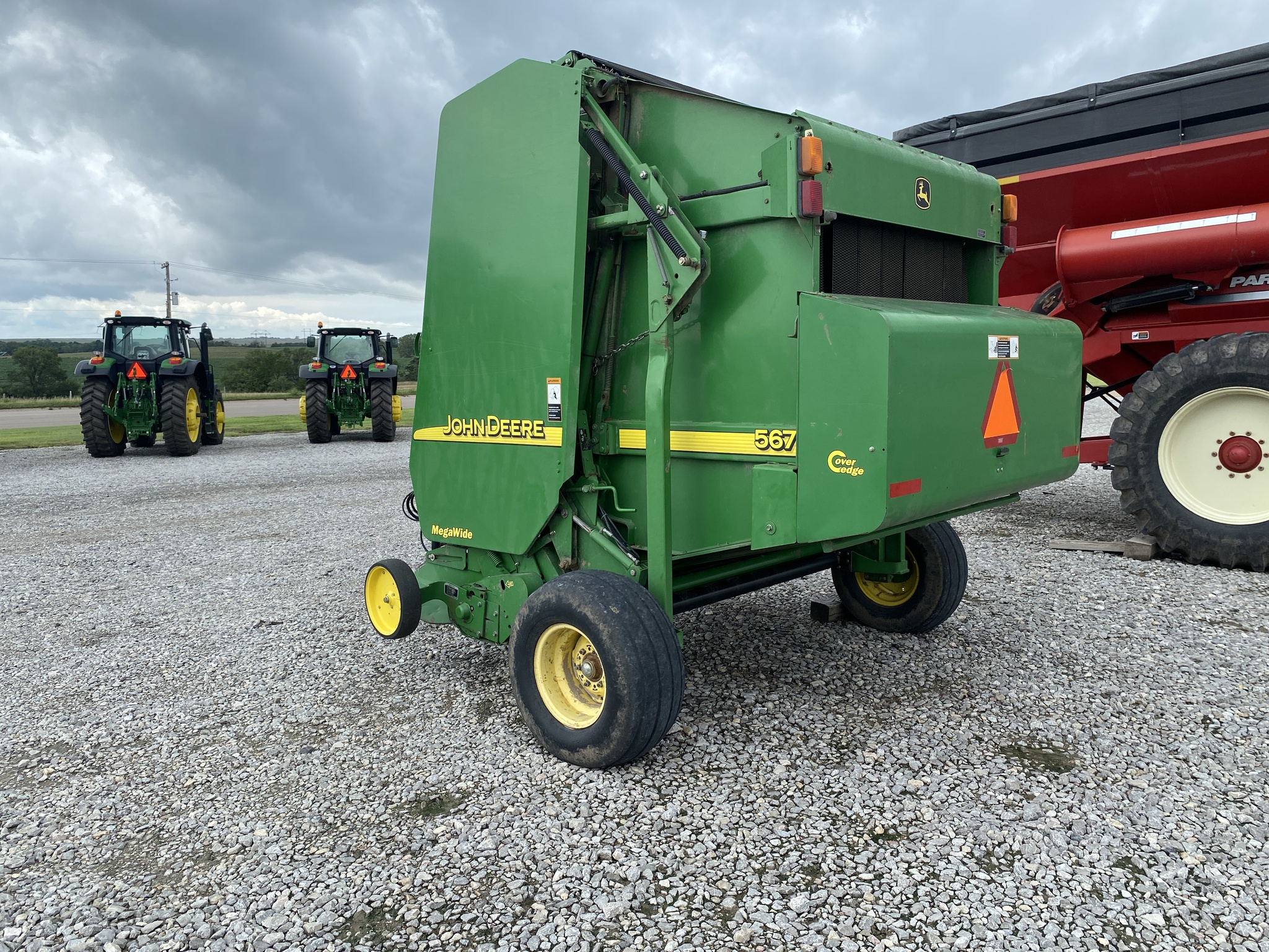 2004 John Deere 567 Image 5