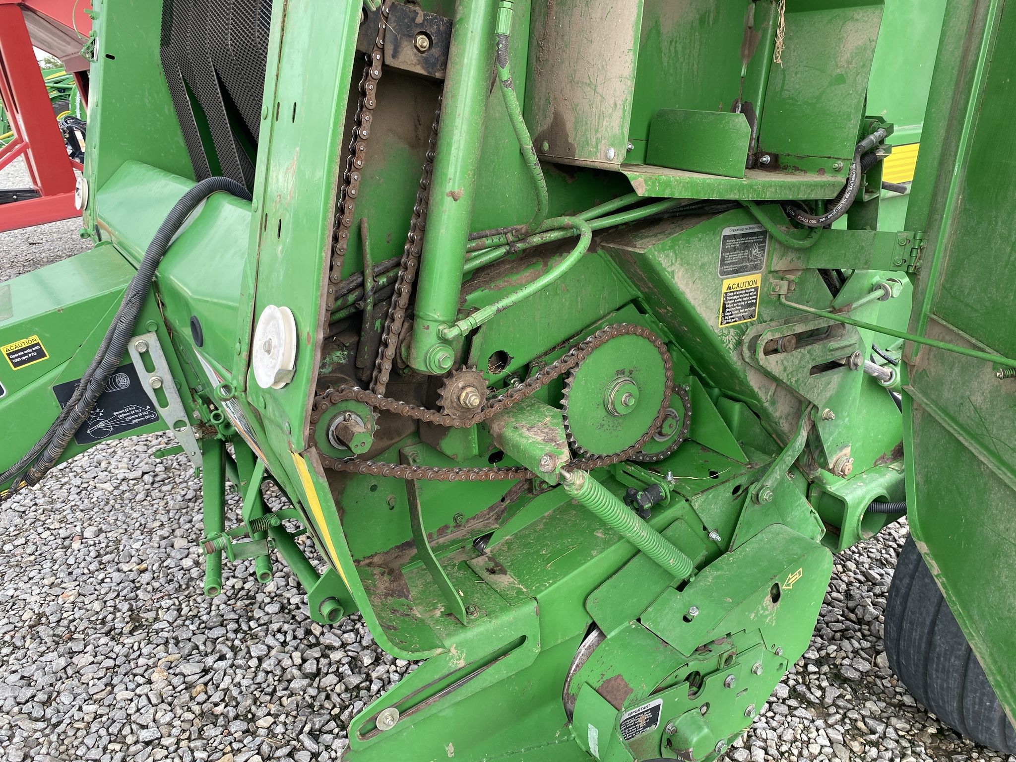 2004 John Deere 567 Image 16