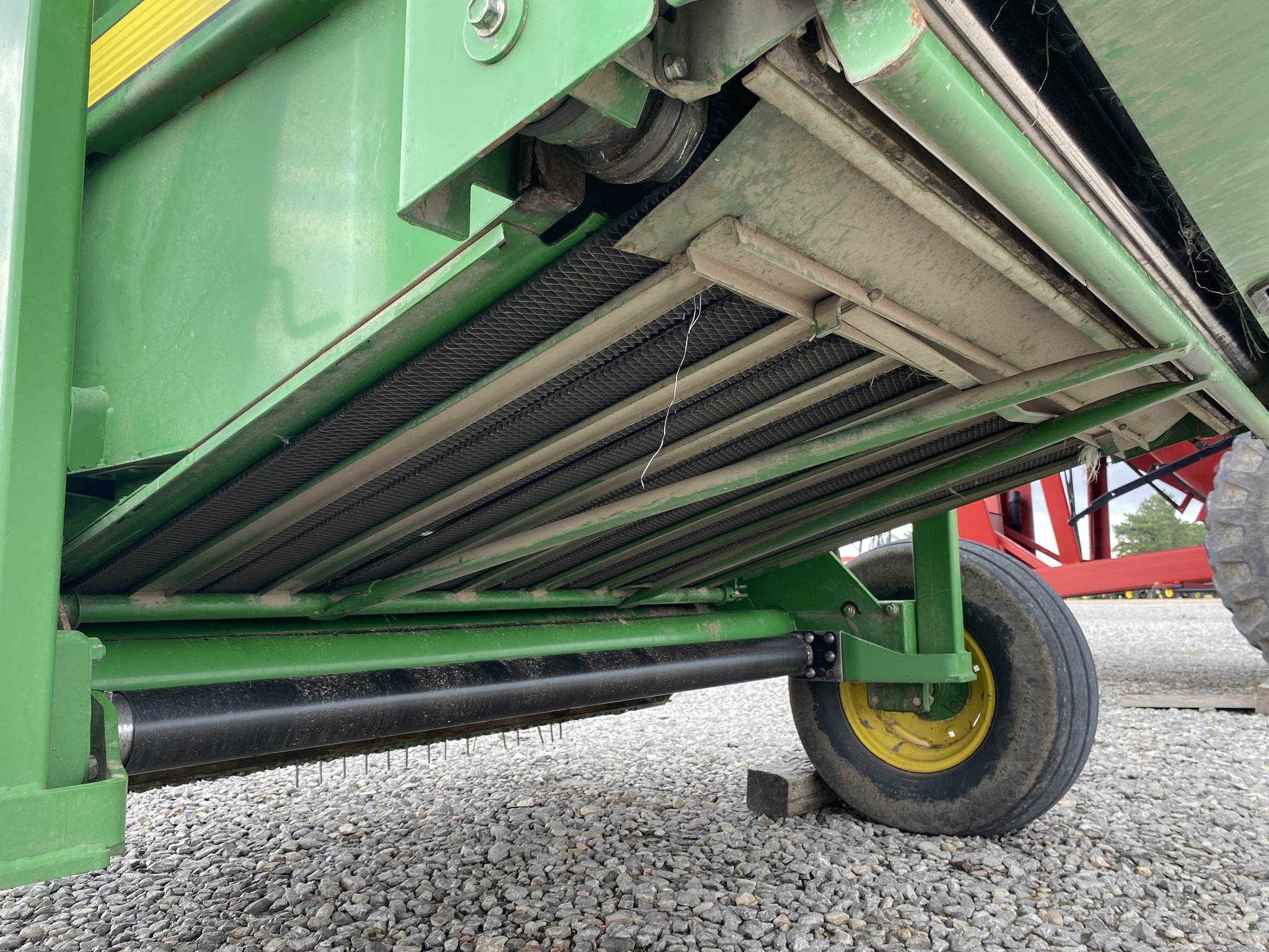 2004 John Deere 567 Image 4