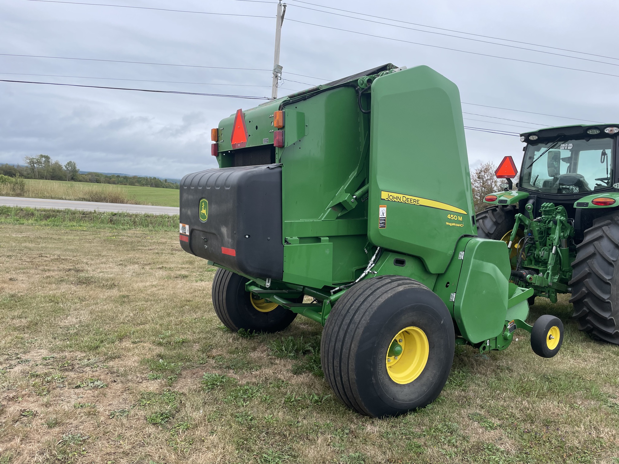 2020 John Deere 450M Image 4