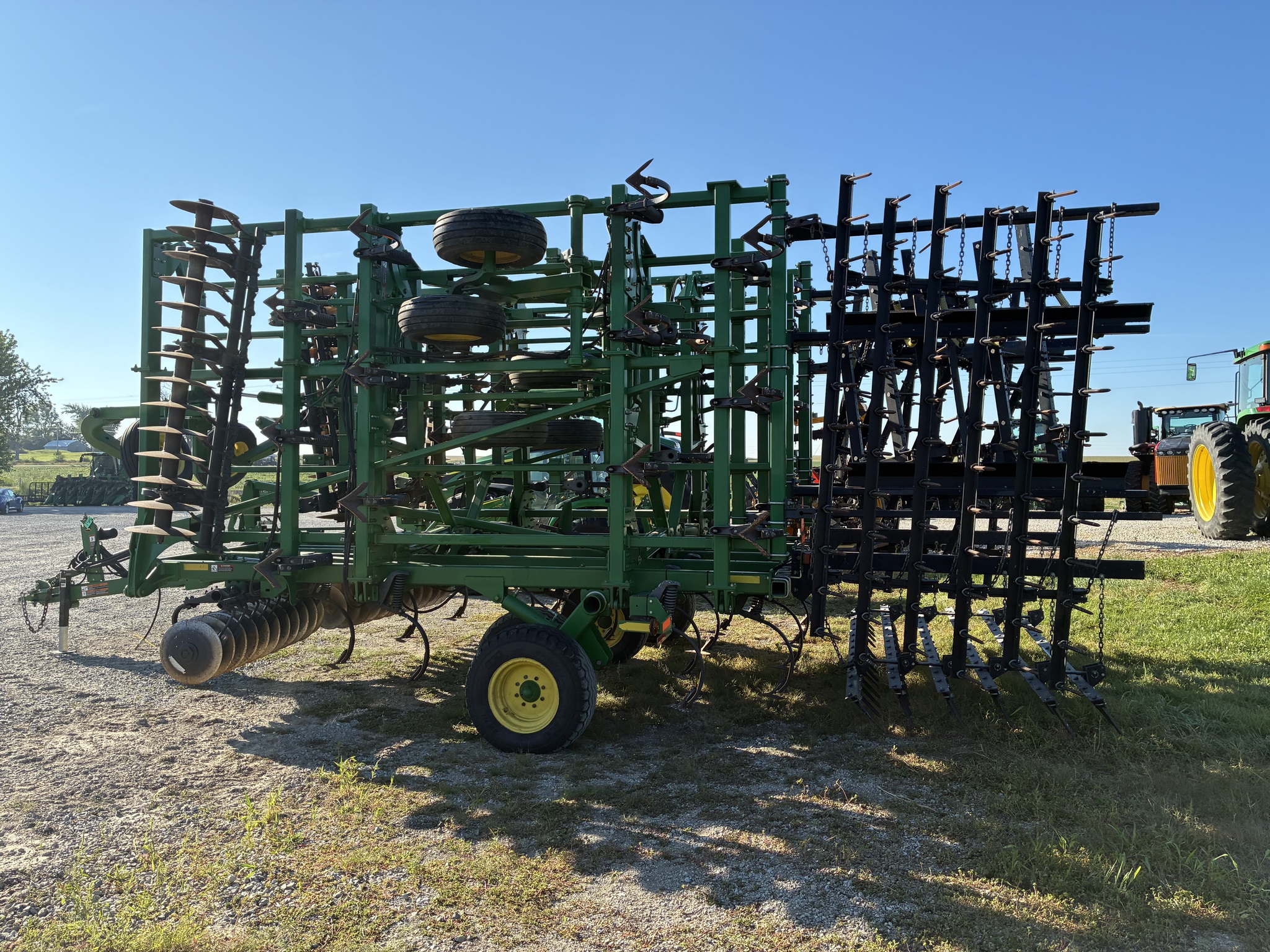 2010 John Deere 2310 Image 3