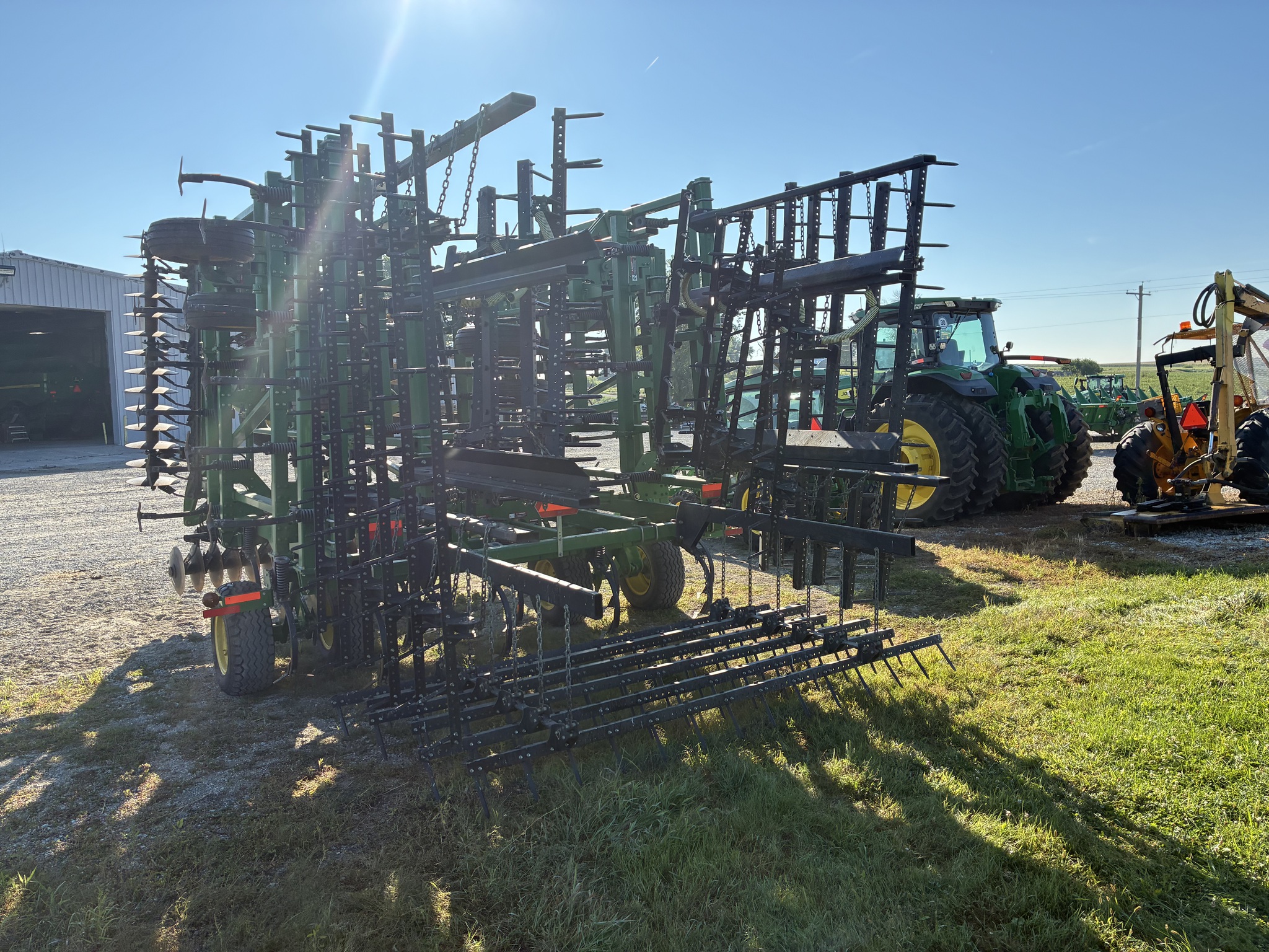 2010 John Deere 2310 Image 4