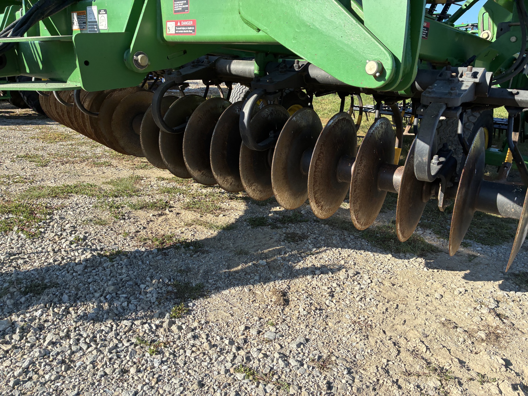 2010 John Deere 2310 Image 11