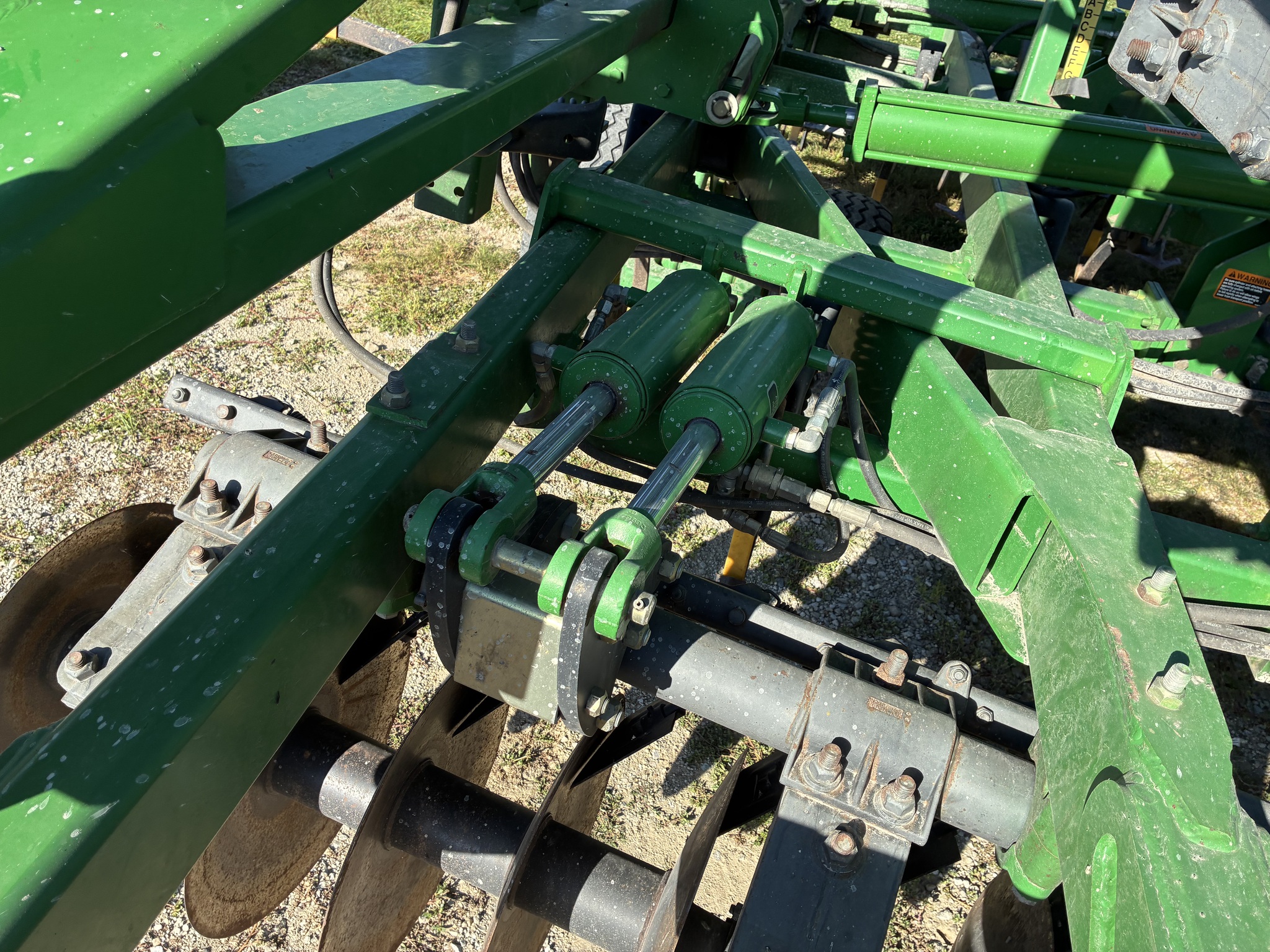 2010 John Deere 2310 Image 18