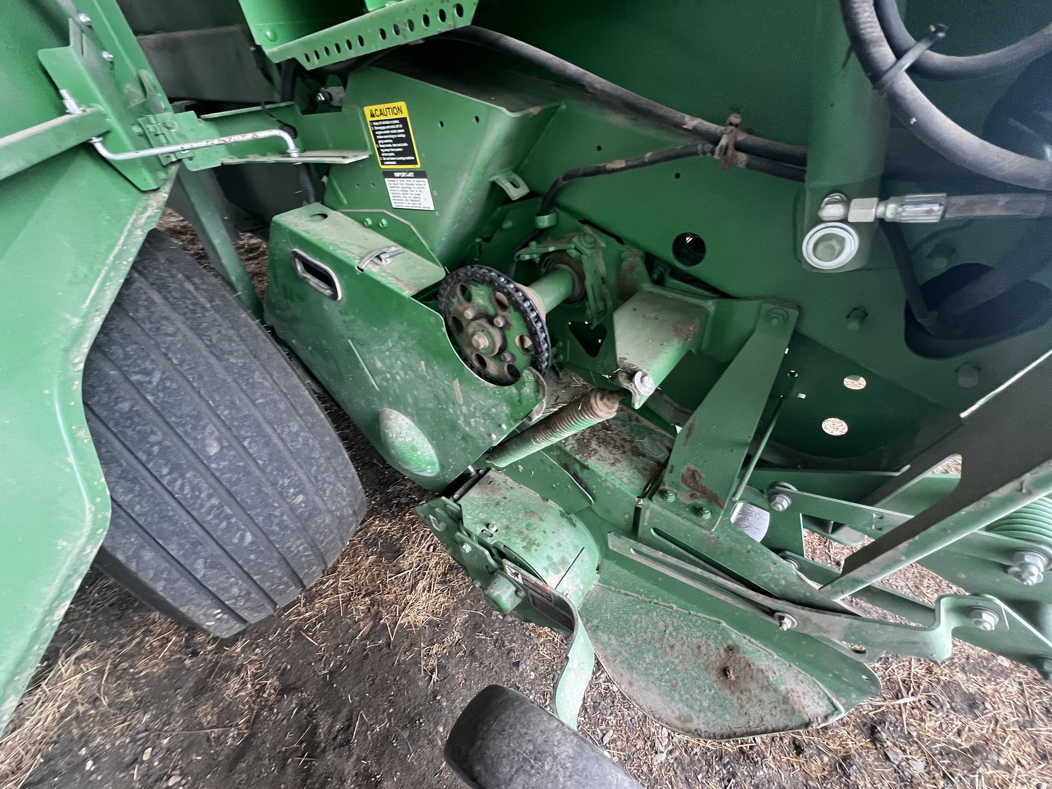 2021 John Deere 560M Image 17